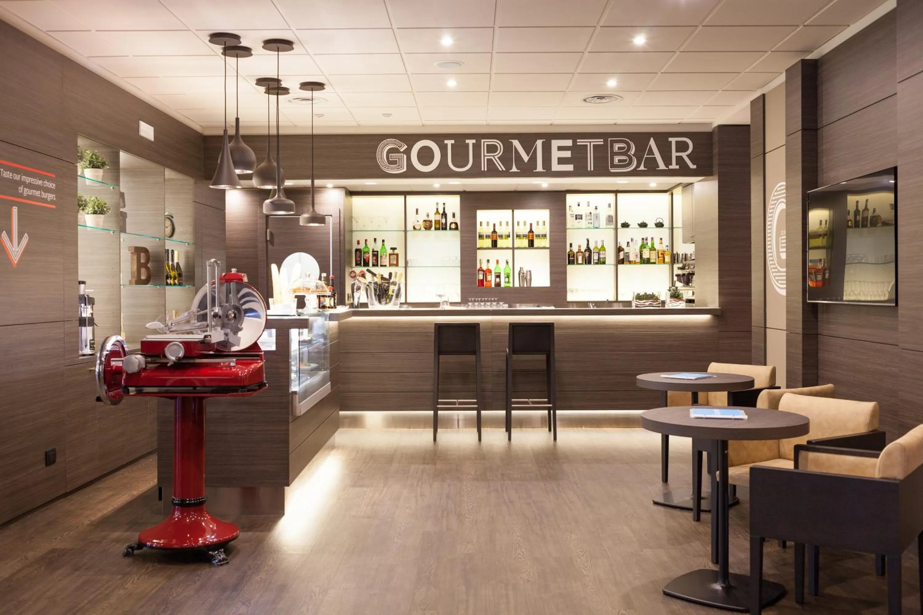 Lounge or bar in Novotel Brescia Due