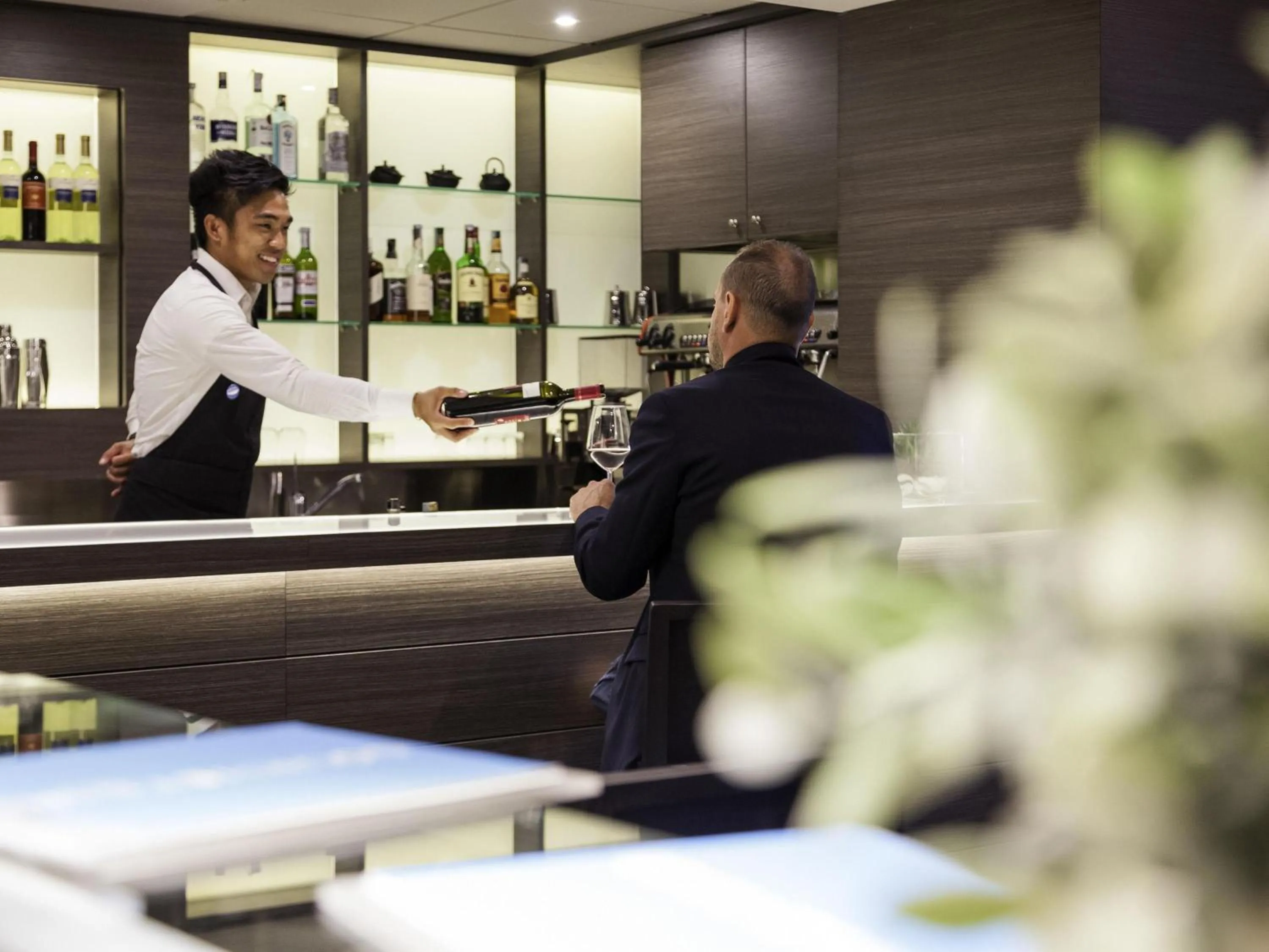 Lounge or bar in Novotel Brescia Due