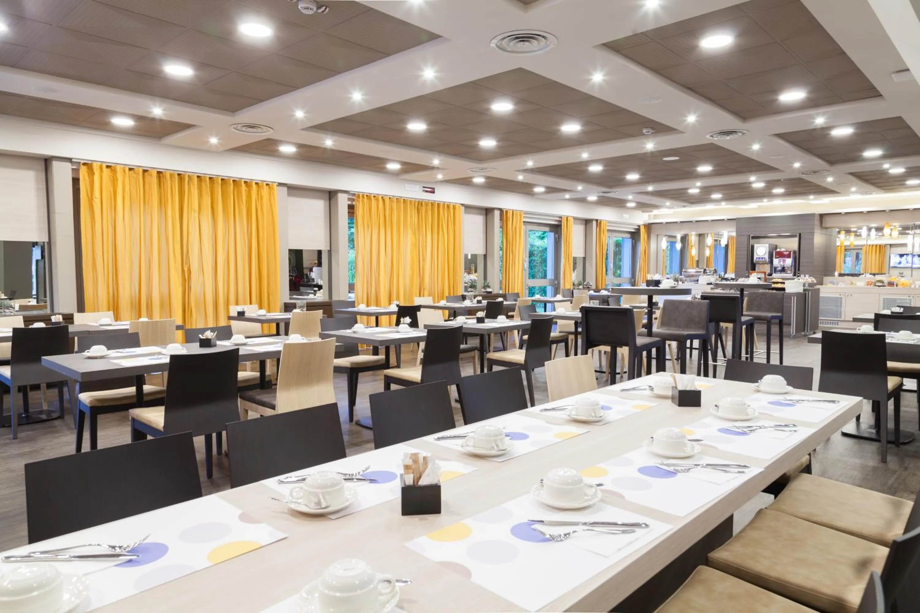 Restaurant/places to eat in Novotel Brescia Due