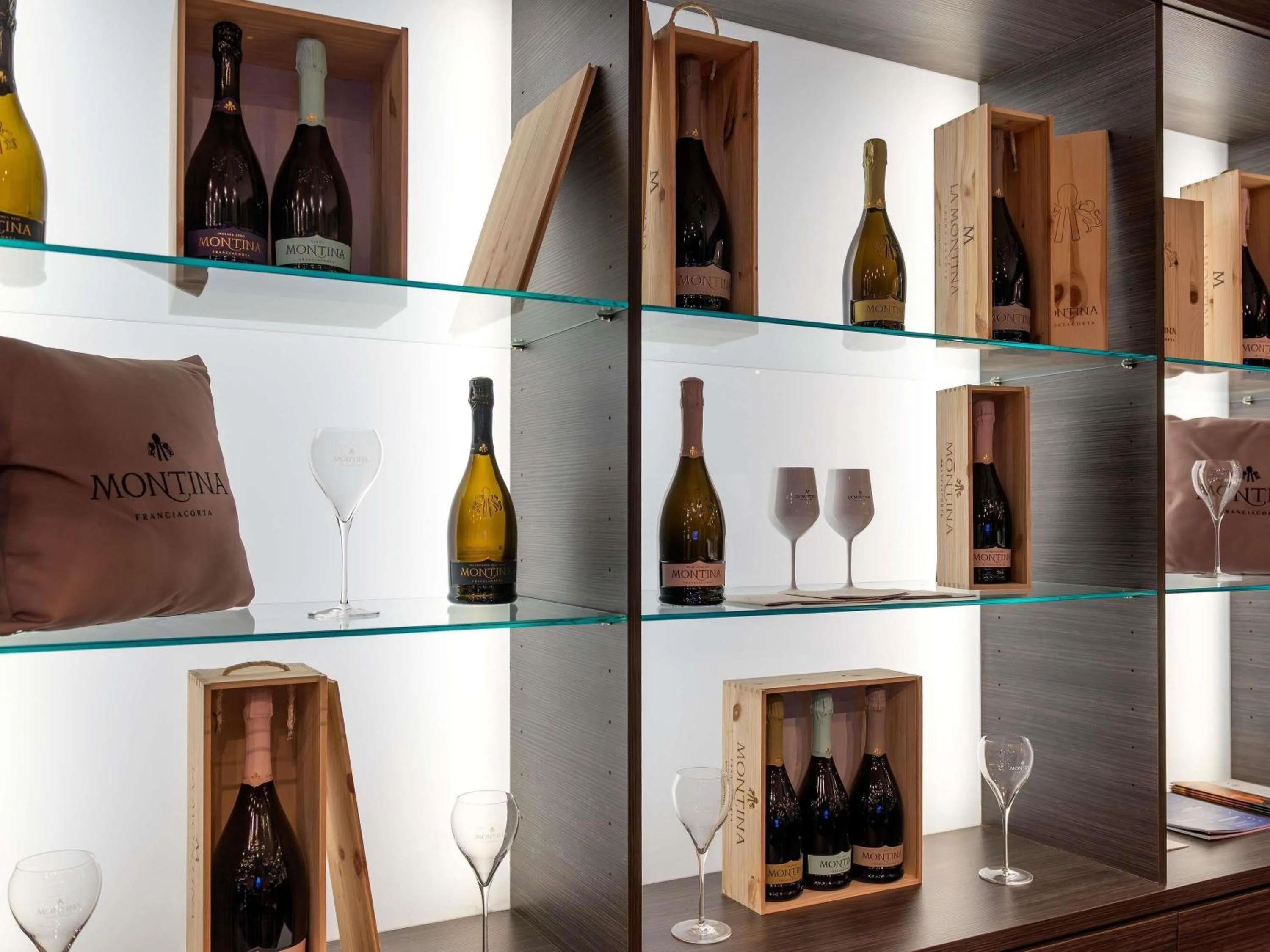 Lounge or bar in Novotel Brescia Due