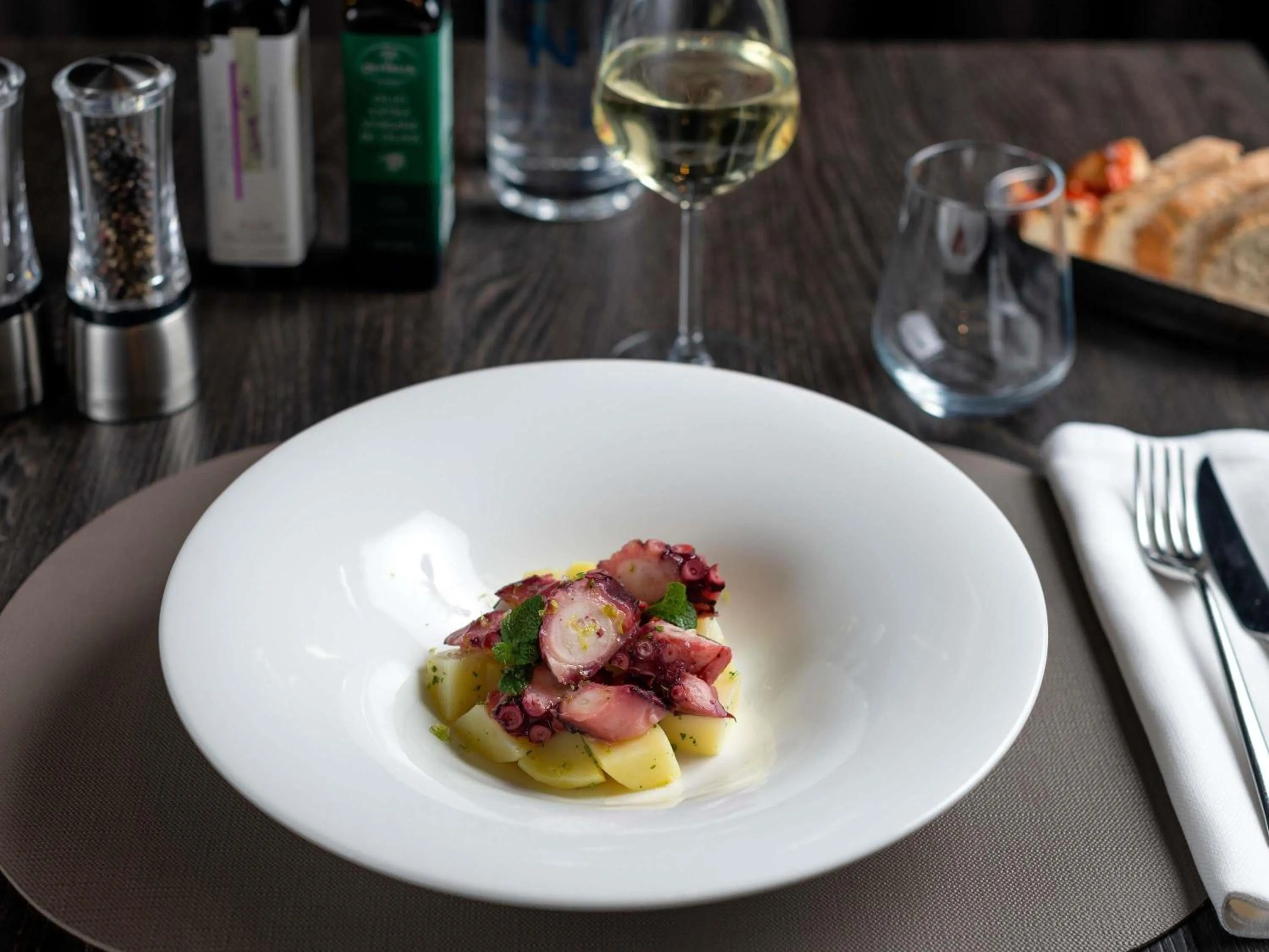 Restaurant/places to eat in Novotel Brescia Due