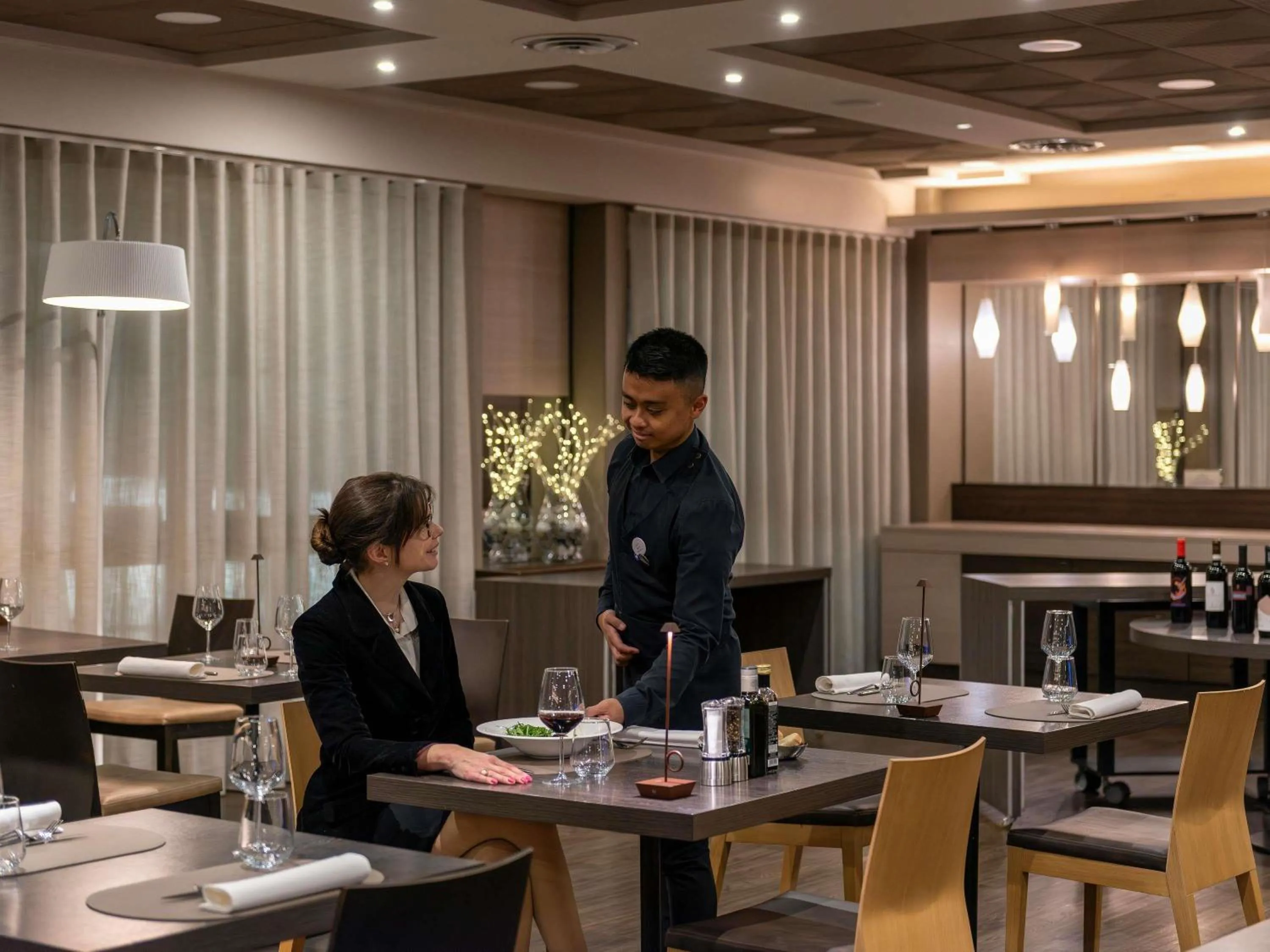 Restaurant/places to eat in Novotel Brescia Due