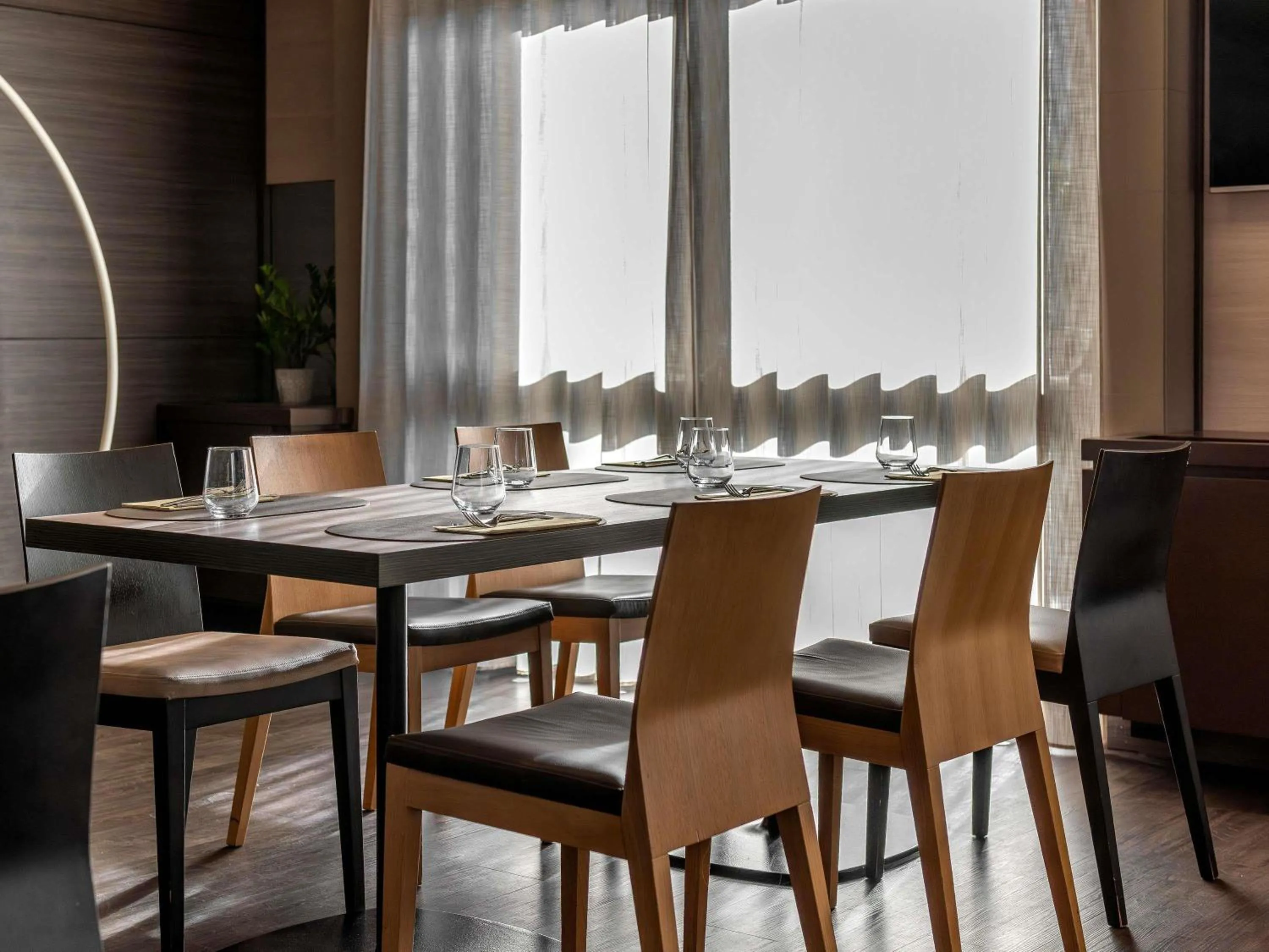 Restaurant/places to eat in Novotel Brescia Due