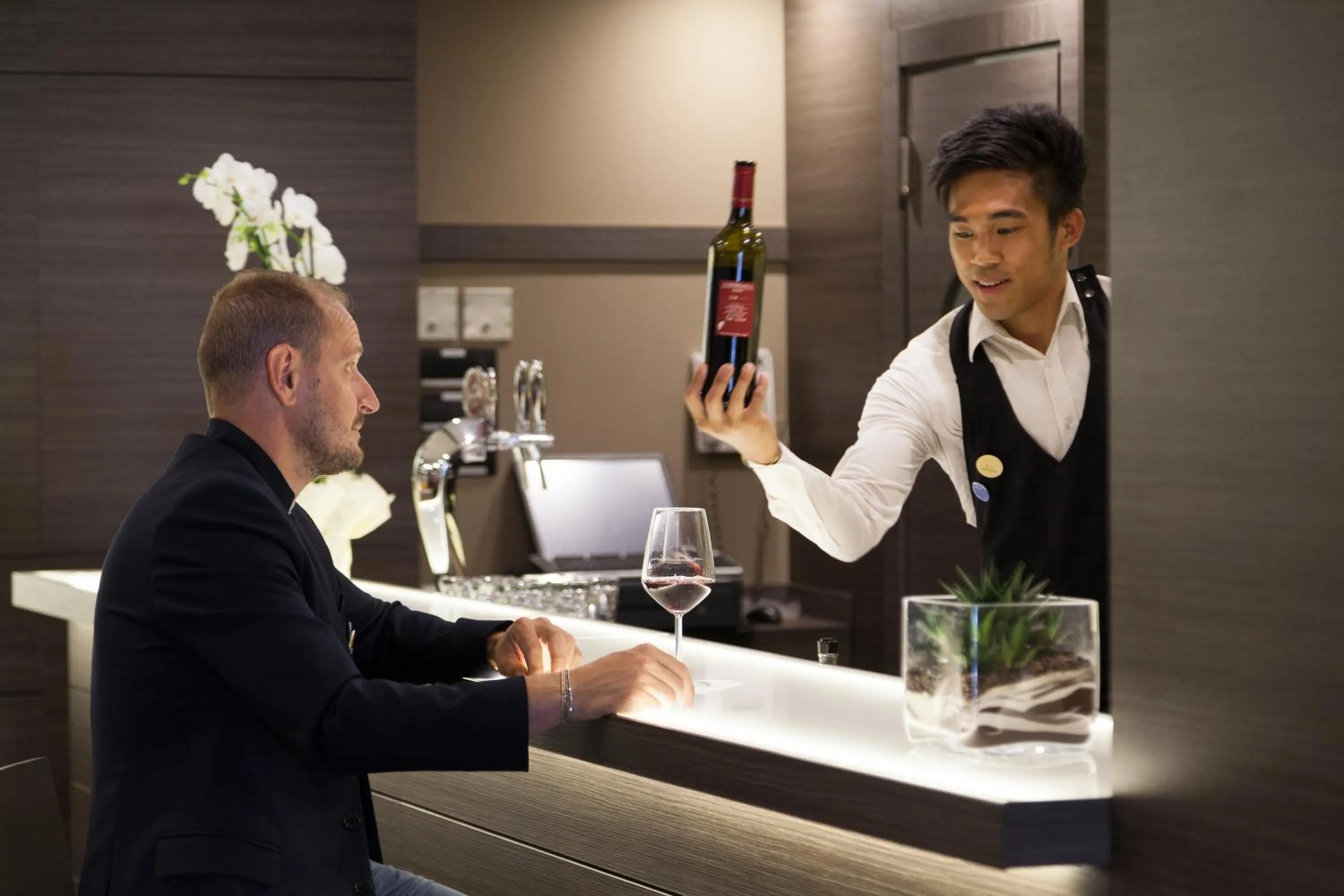 Lounge or bar in Novotel Brescia Due