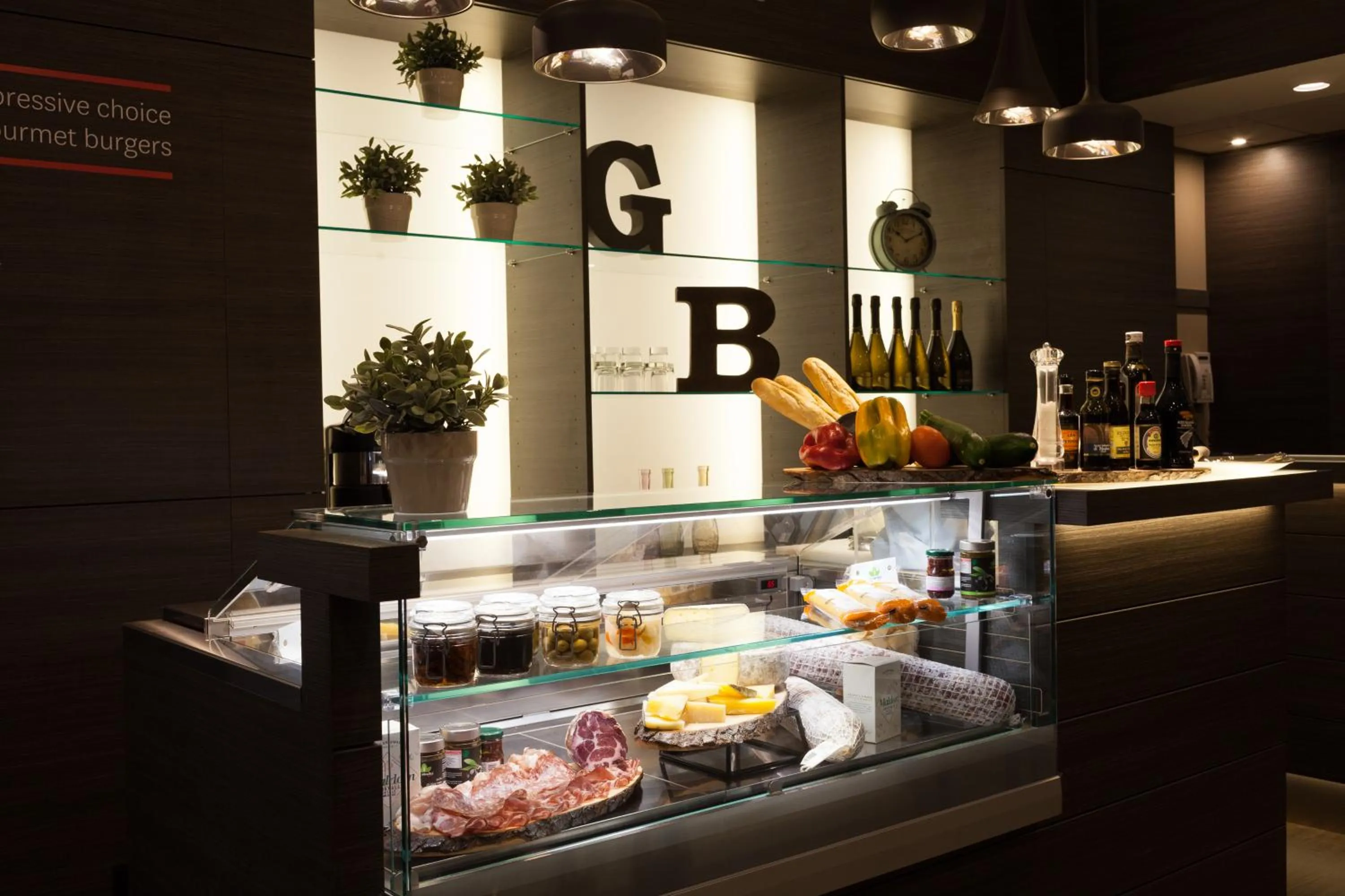 Lounge or bar in Novotel Brescia Due