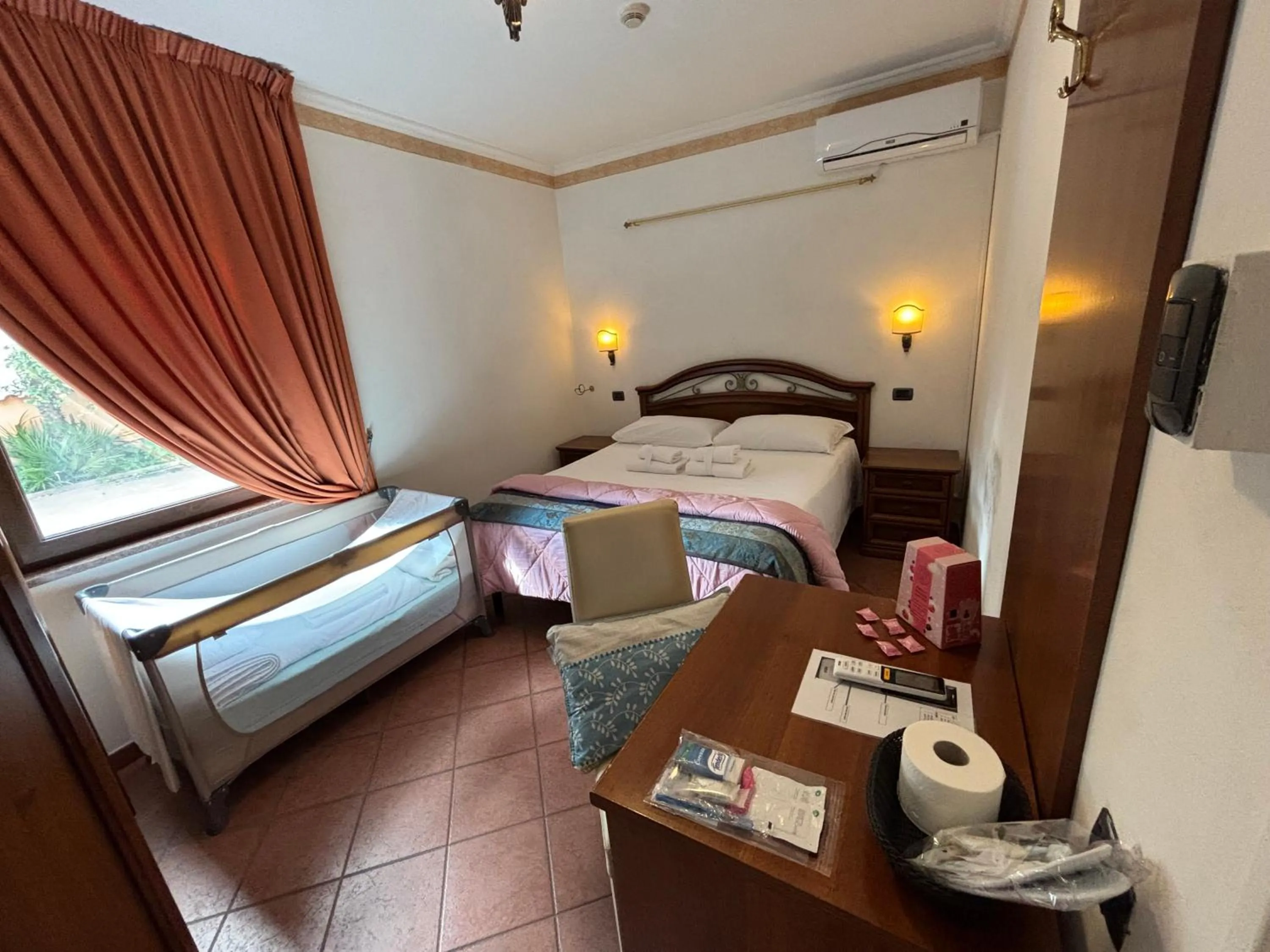 Bed in EURO HOUSE INN airport