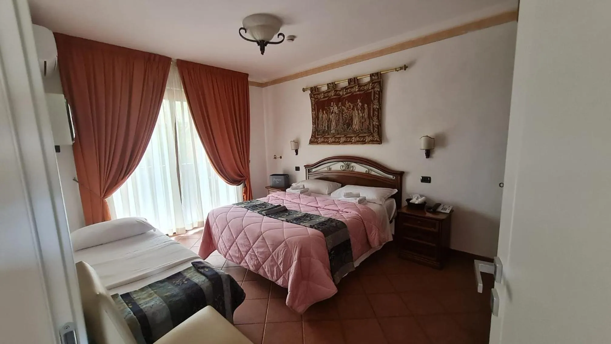 Bed in EURO HOUSE INN airport