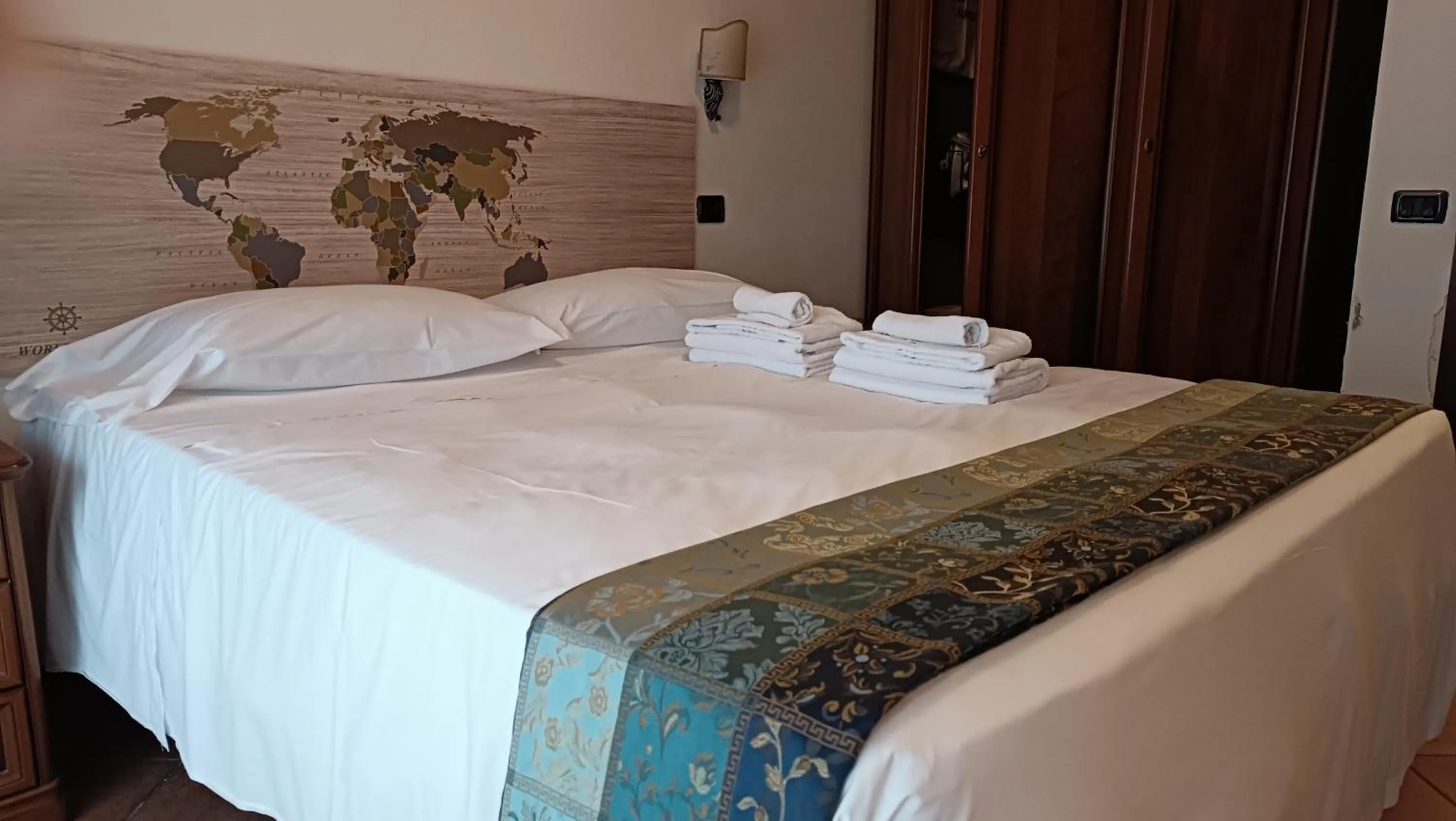 Bed in EURO HOUSE INN airport