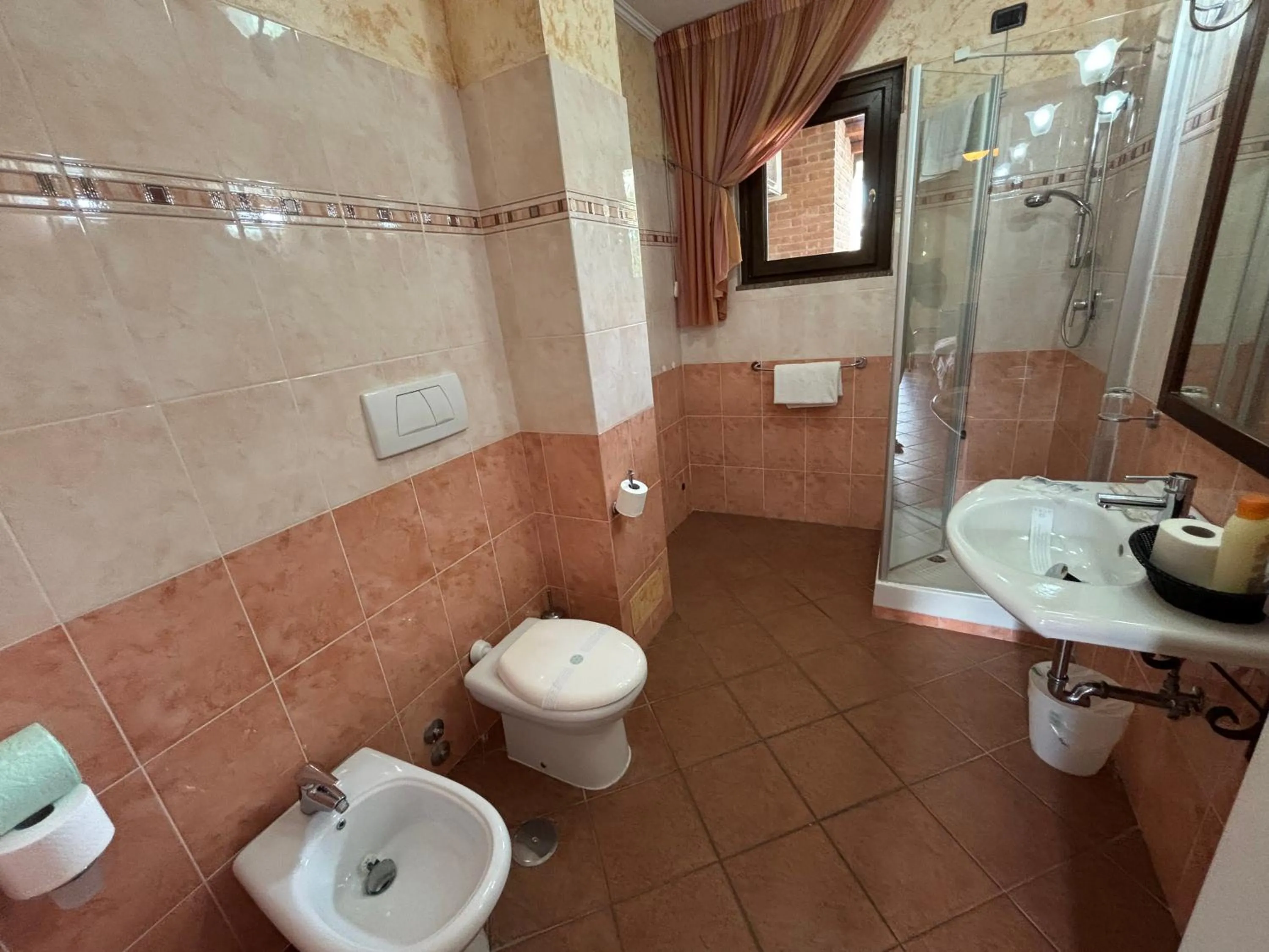 Shower in EURO HOUSE INN airport