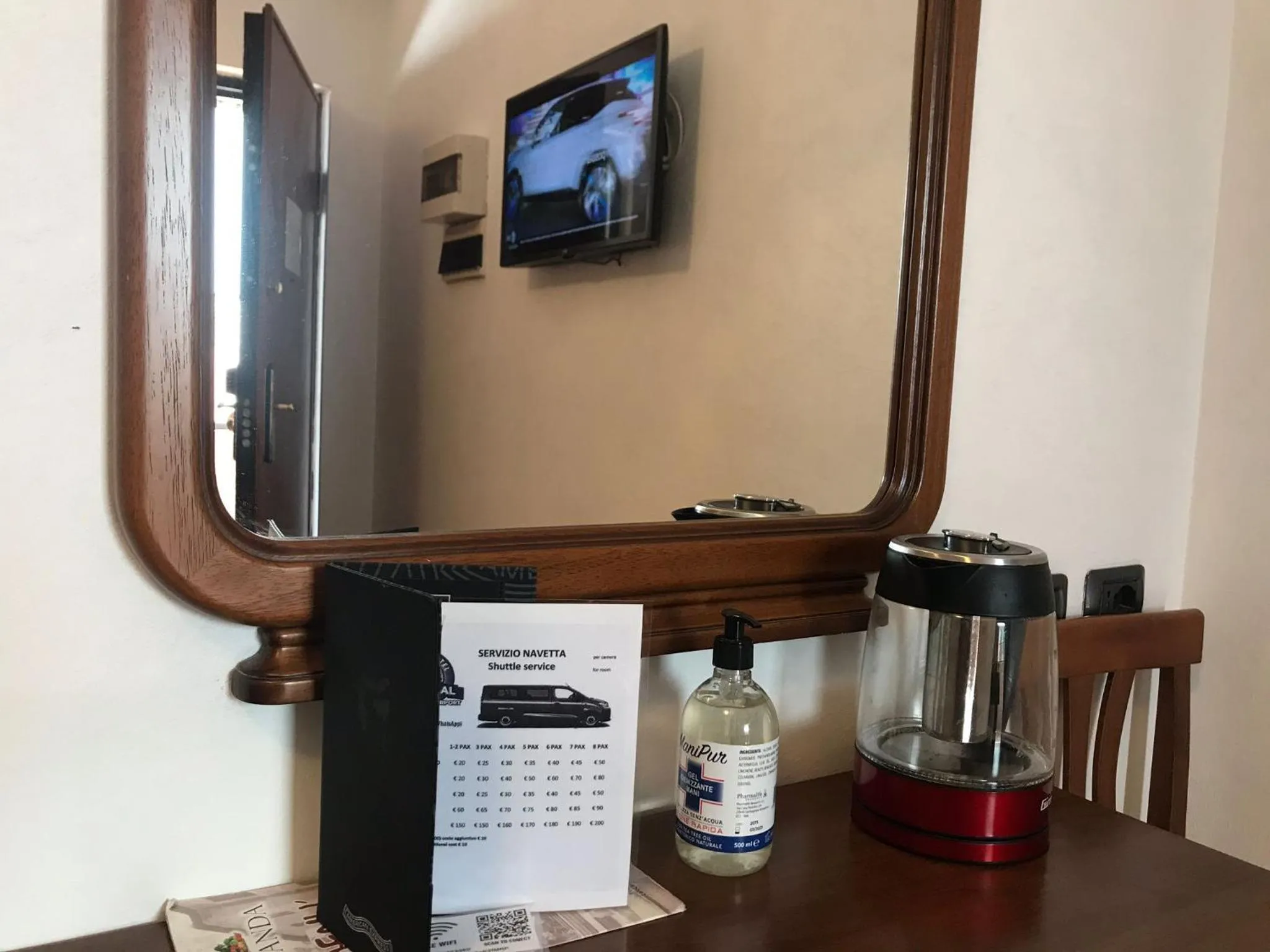 Kitchen or kitchenette in EURO HOUSE INN airport