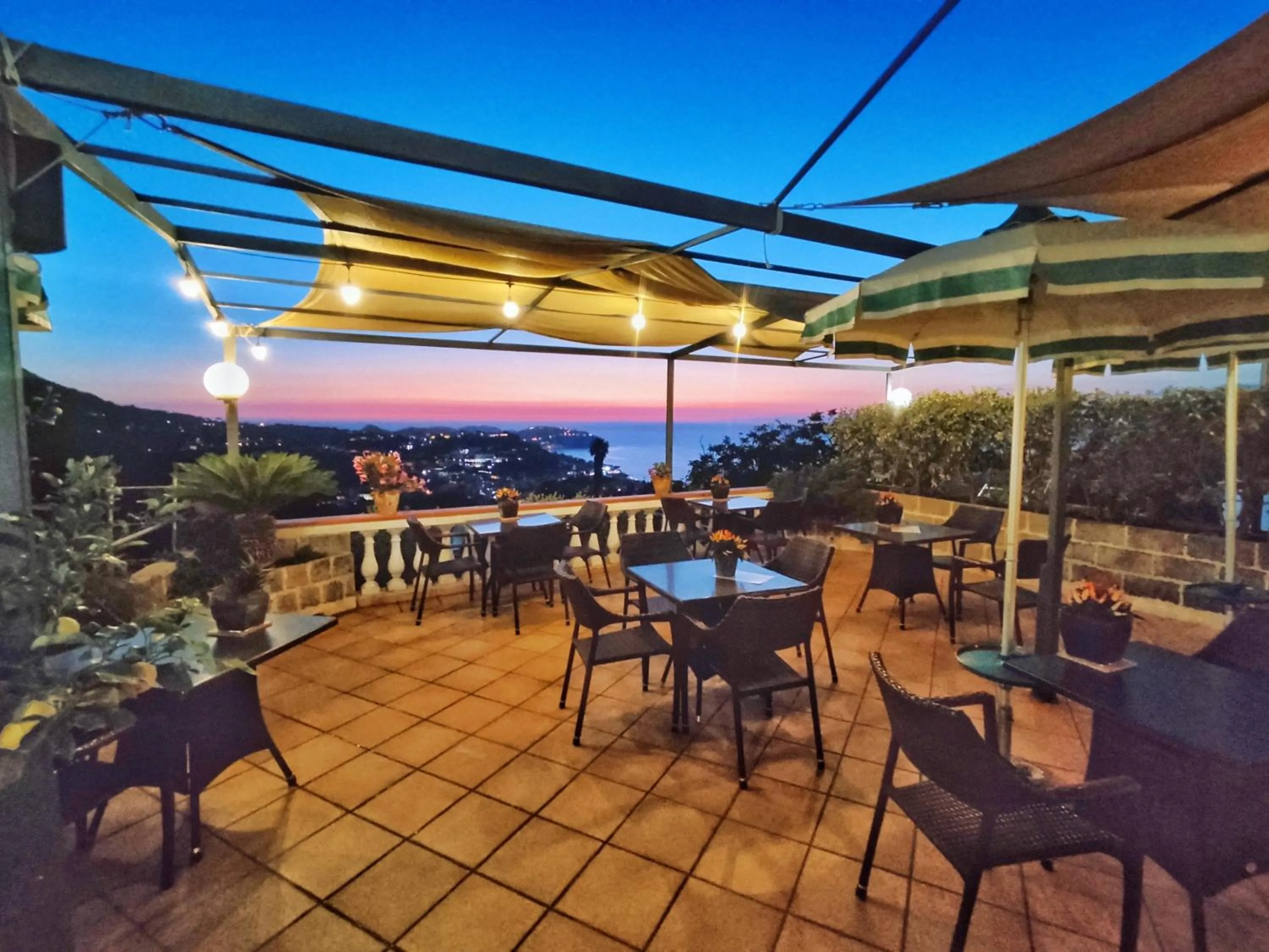 Lounge or bar in Hotel Ape Regina