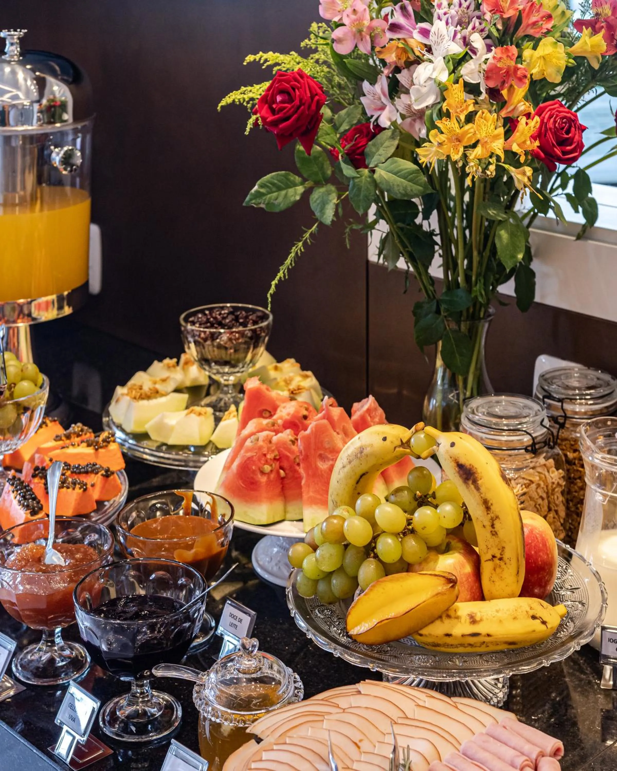 Buffet breakfast in Pousada Serra Verde