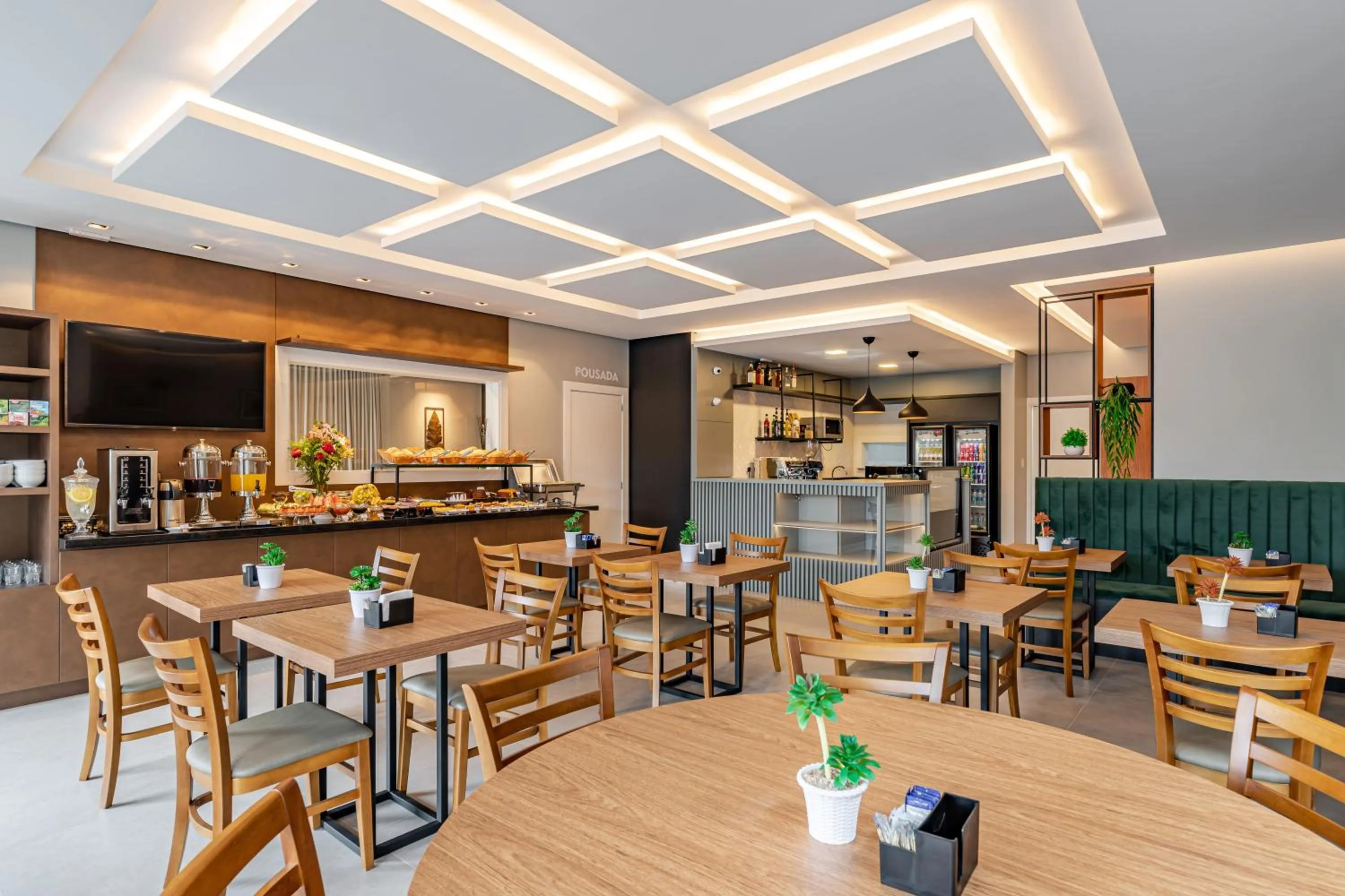 Restaurant/places to eat in Pousada Serra Verde