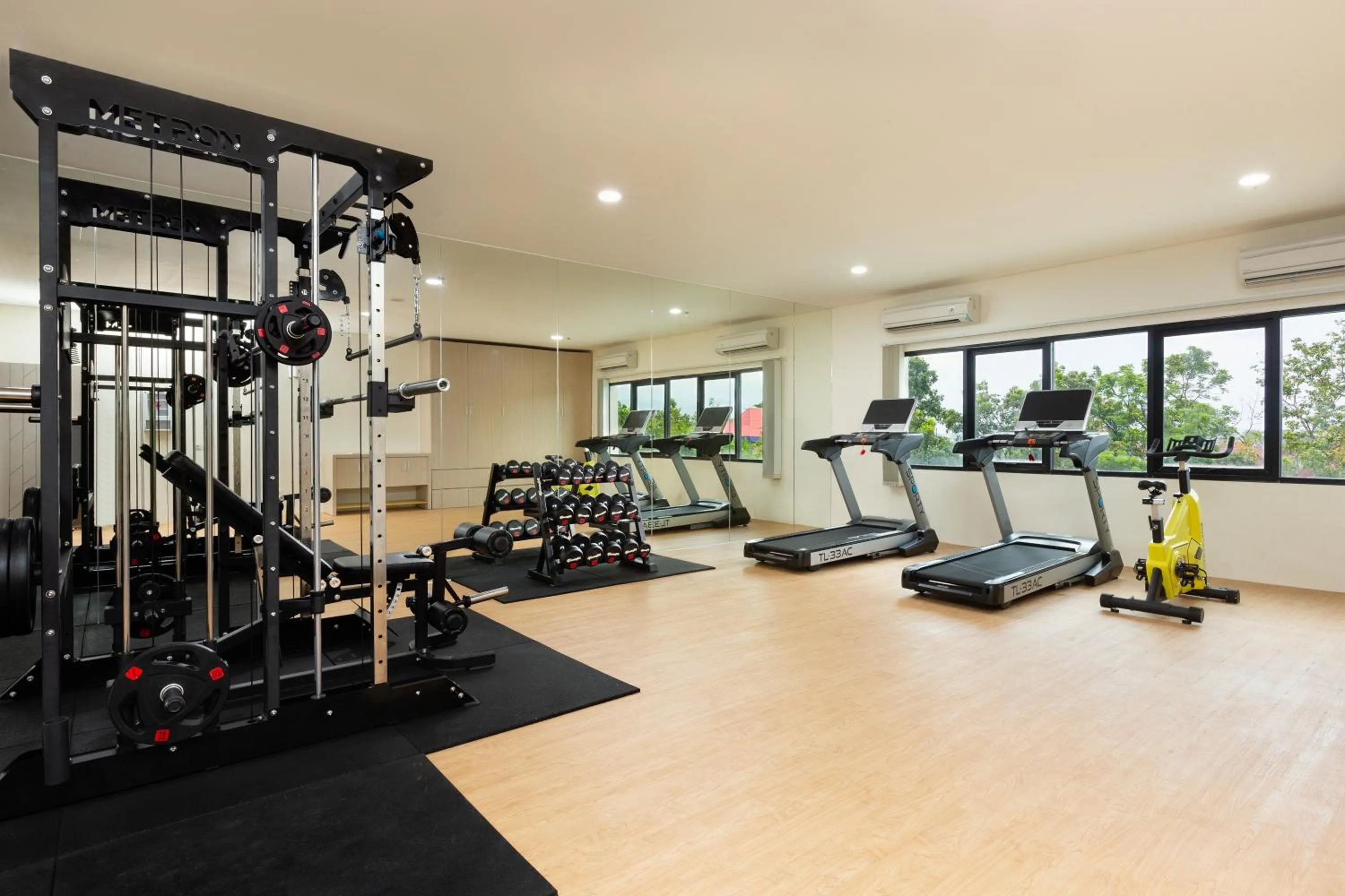Fitness centre/facilities in Elsotel Purwokerto By Daphna Management