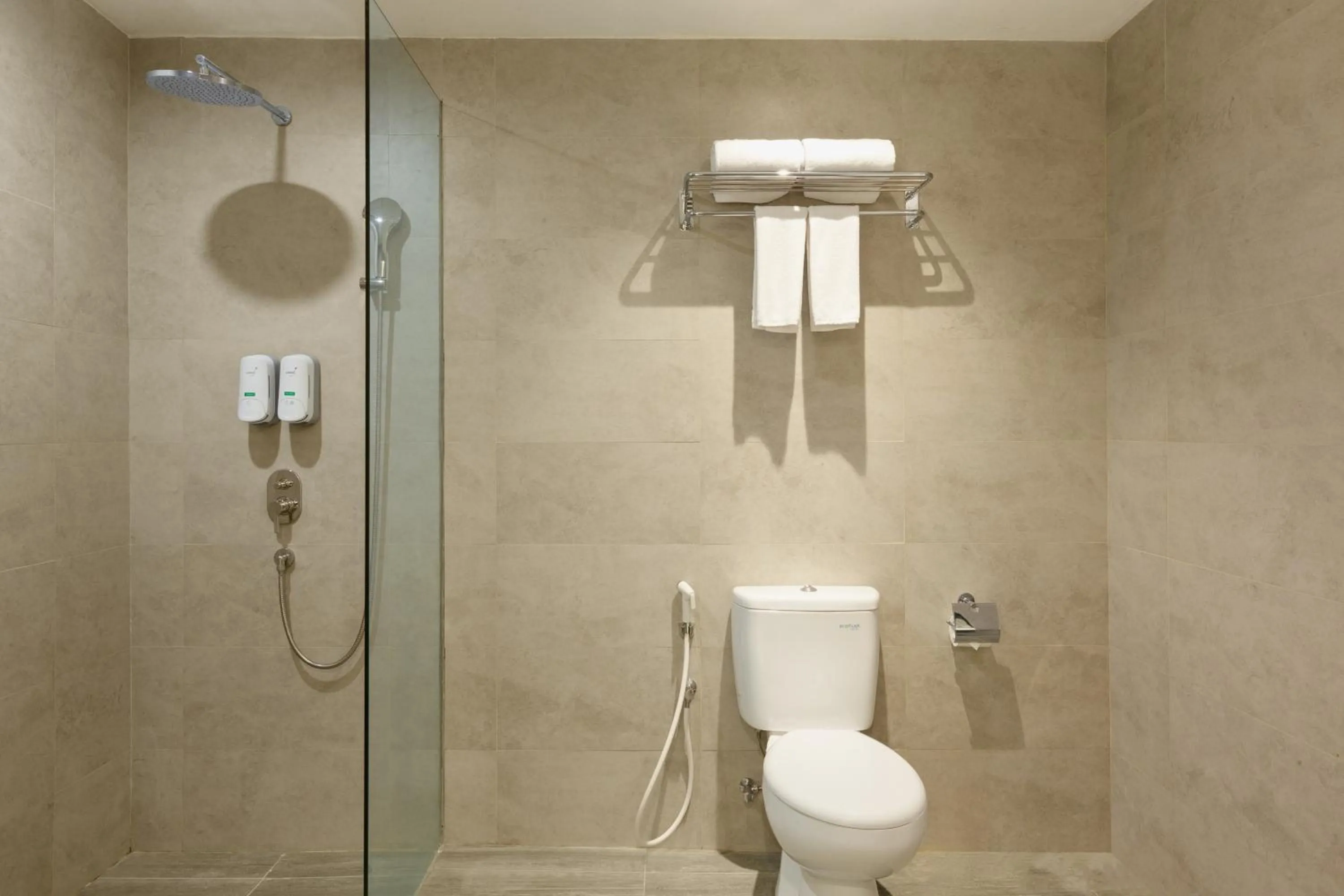 Bathroom in Elsotel Purwokerto By Daphna Management