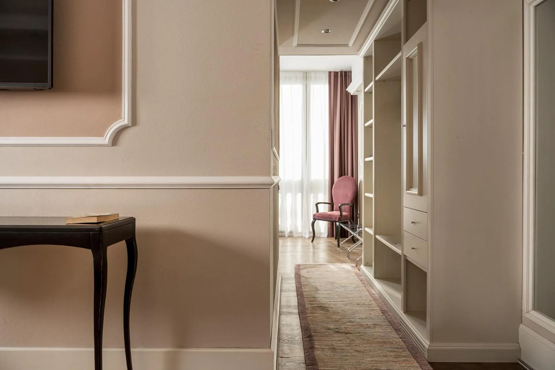 Photo of the whole room in Hotel Campo Marzio