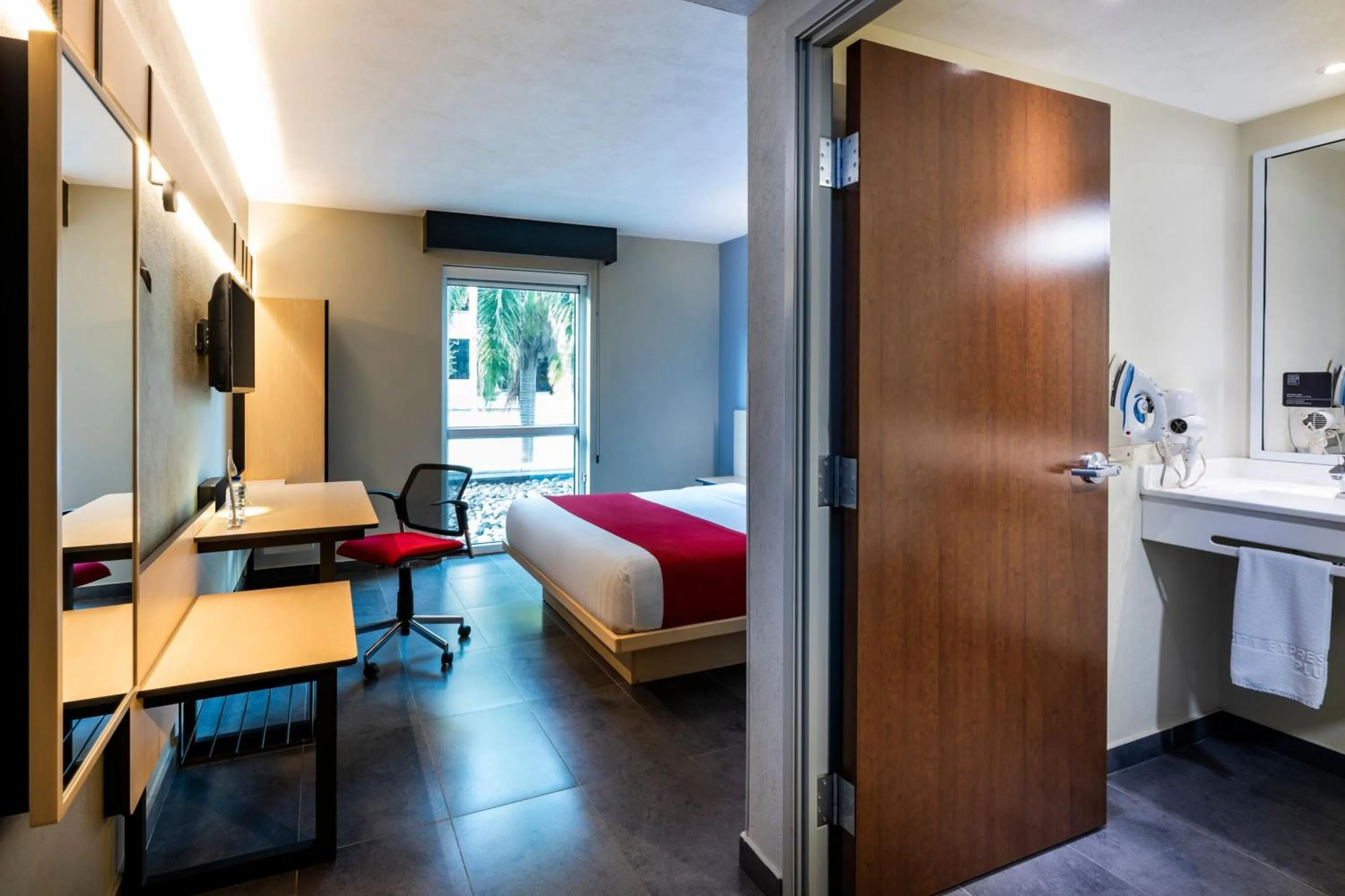 Bedroom, Bed in City Express Plus by Marriott Cali Colombia