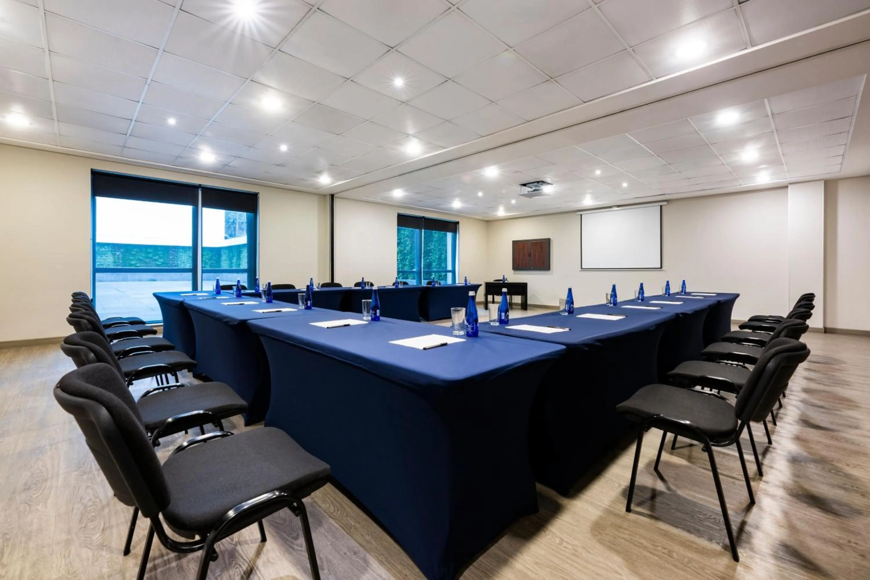 Meeting/conference room in City Express Plus by Marriott Cali Colombia