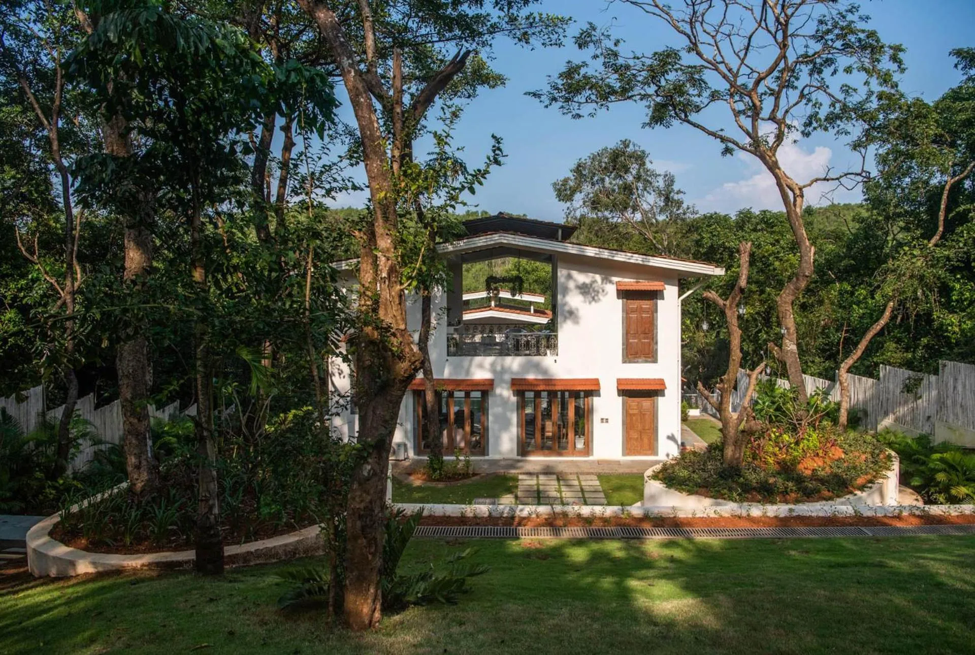 Property building in LohonoStays Estate de Escobar