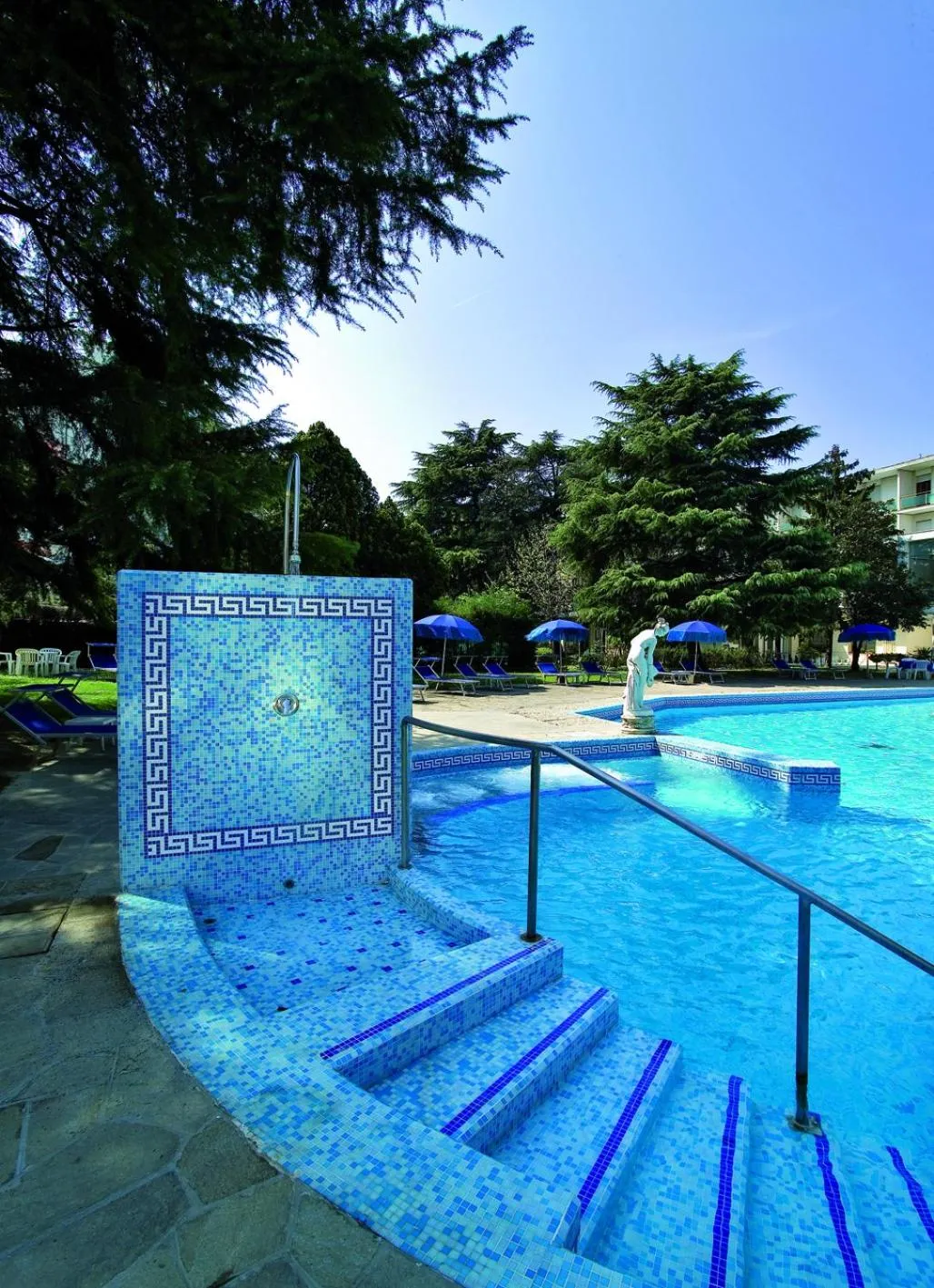 Swimming pool in Hotel Terme Bologna