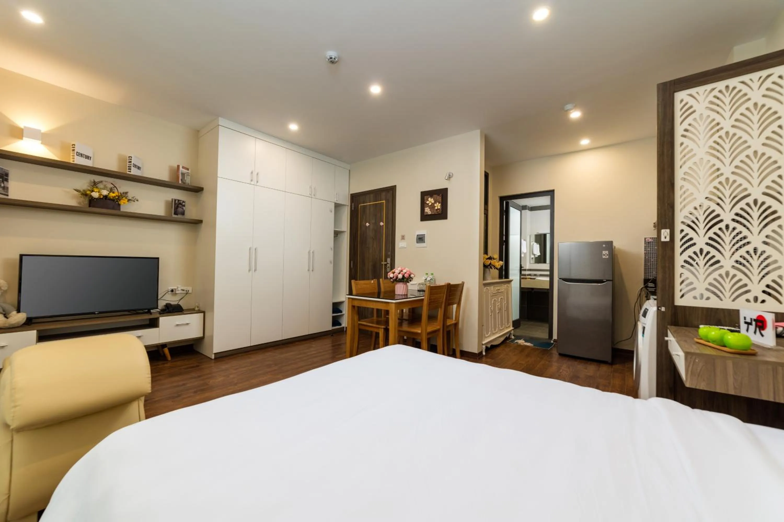 Bedroom, Bed in YR Hotel & Apartments