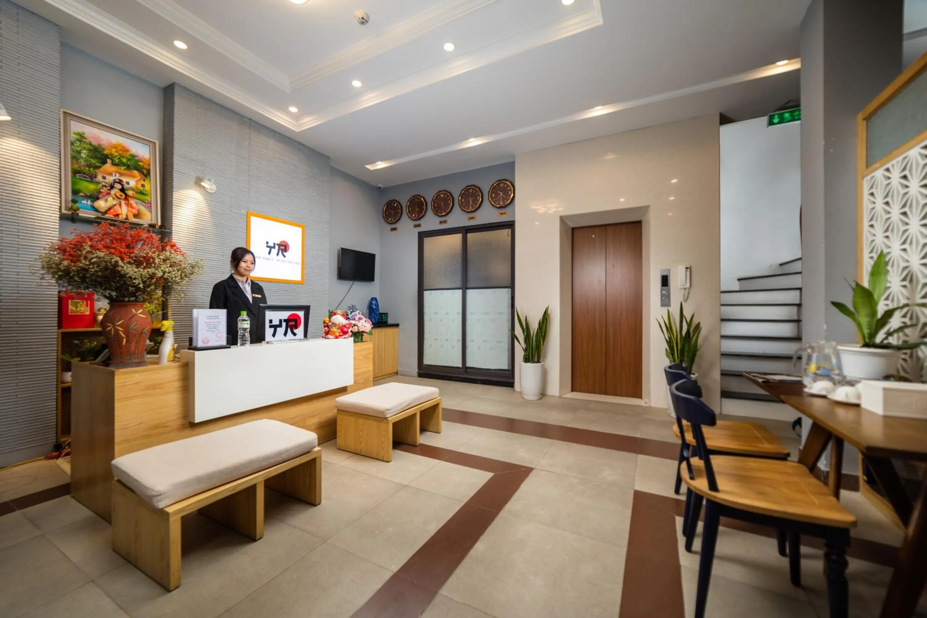Lobby or reception in YR Hotel & Apartments