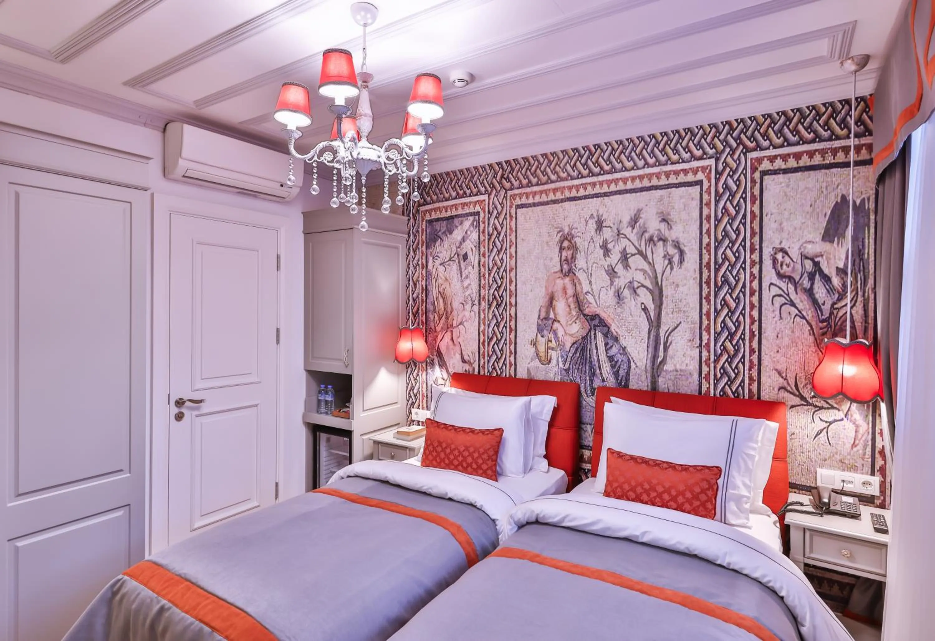 Bedroom, Bed in 9 Doors Hotel