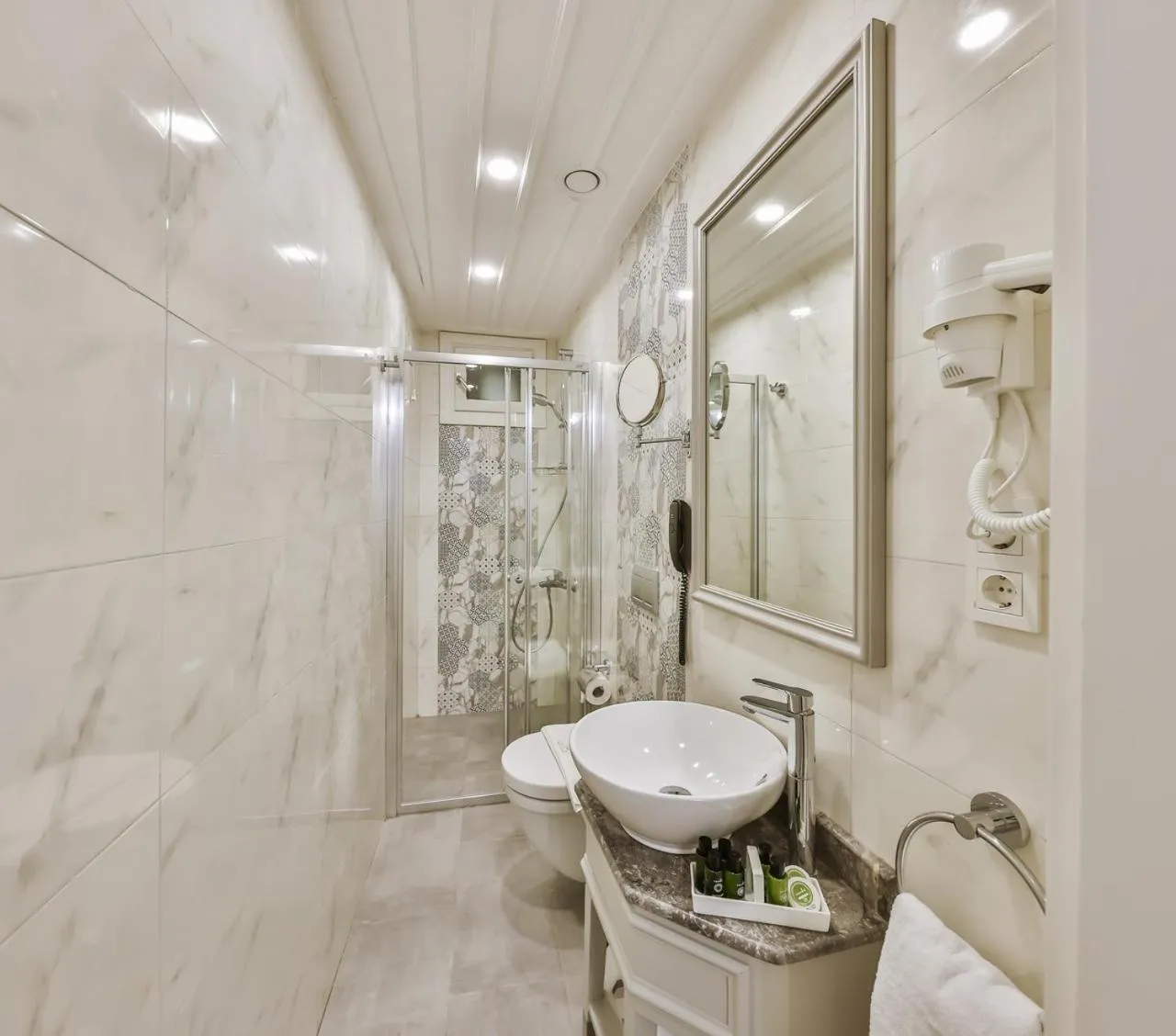 Bathroom in 9 Doors Hotel