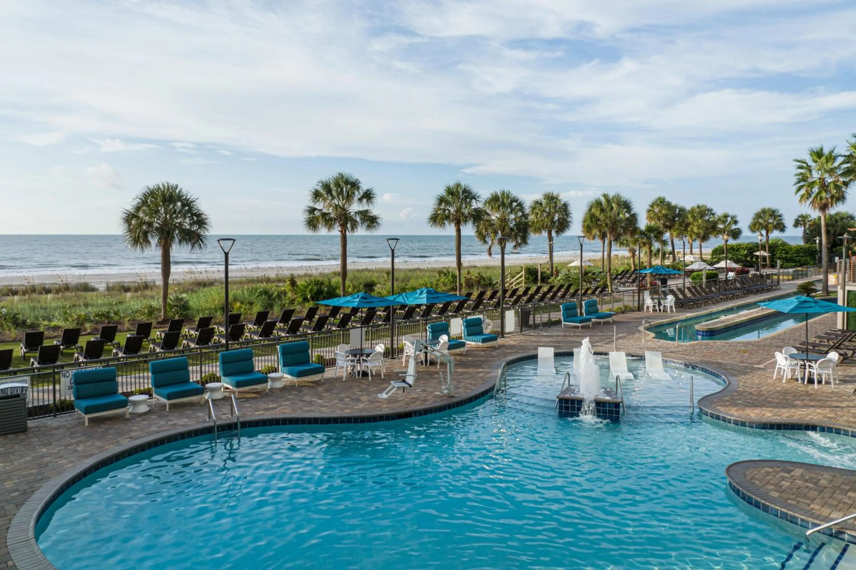 Swimming pool in Courtyard by Marriott Myrtle Beach Oceanfront