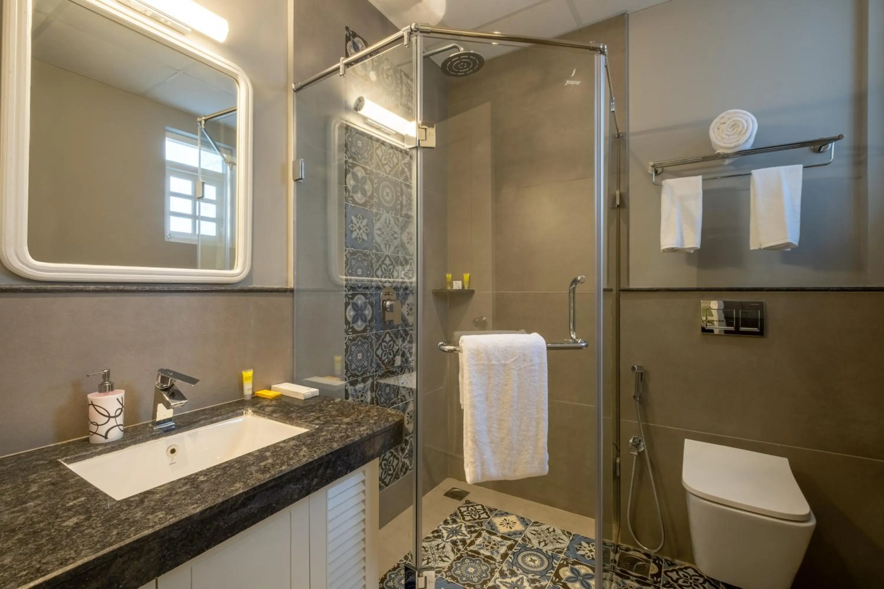 Shopping Area in O Pierre - Fontainhas