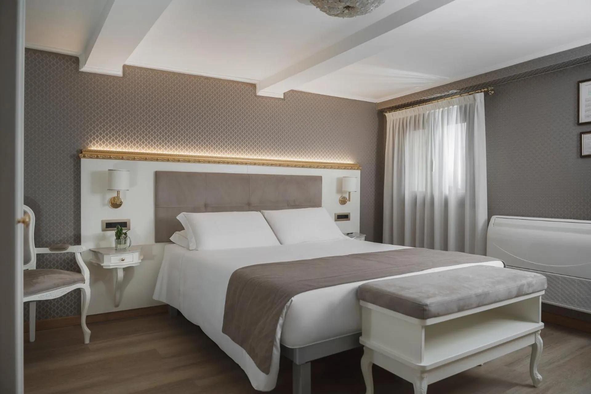 Bedroom, Bed in Hotel Montecarlo