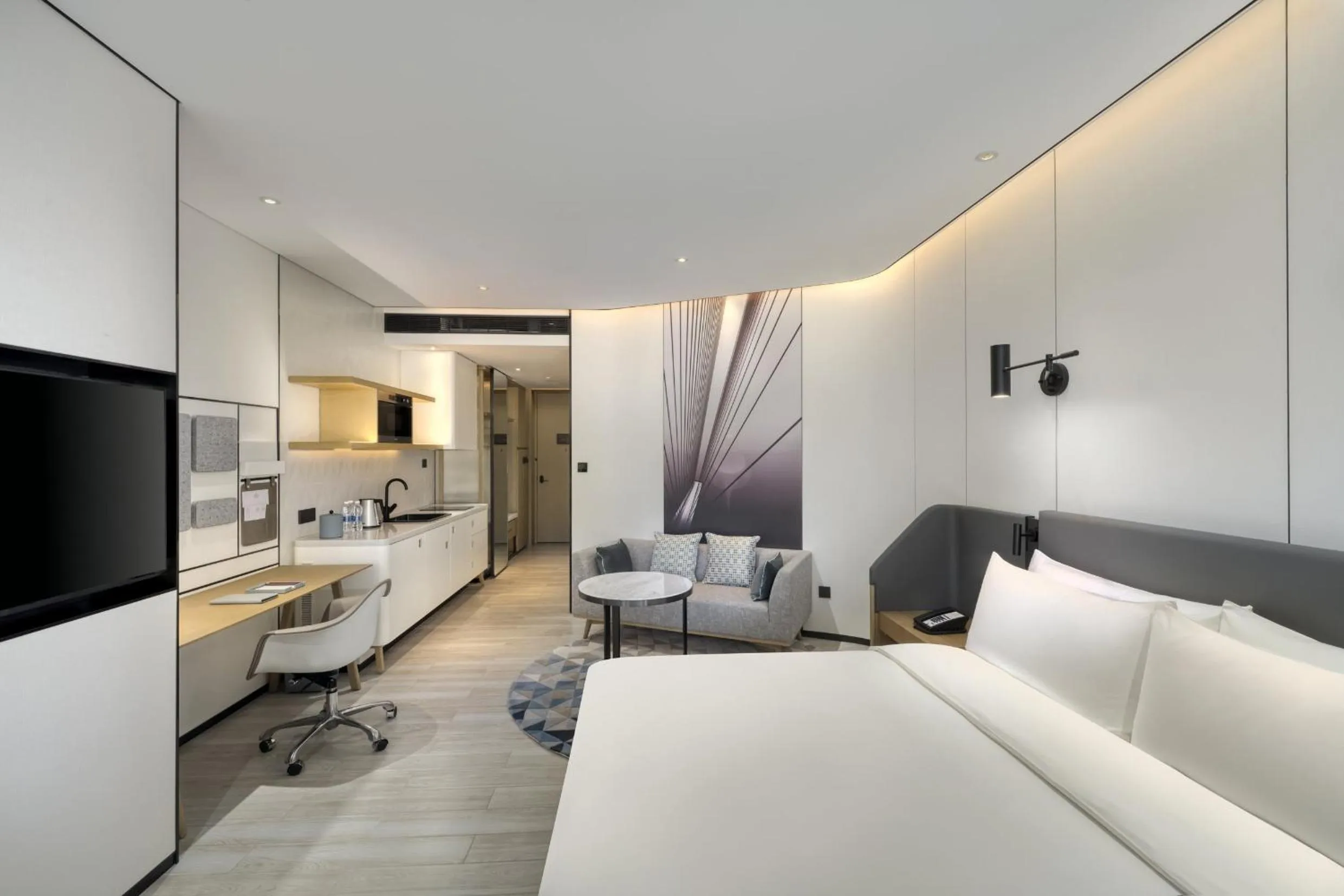 Photo of the whole room, Bed in Crowne Plaza Quanzhou Riverview by IHG