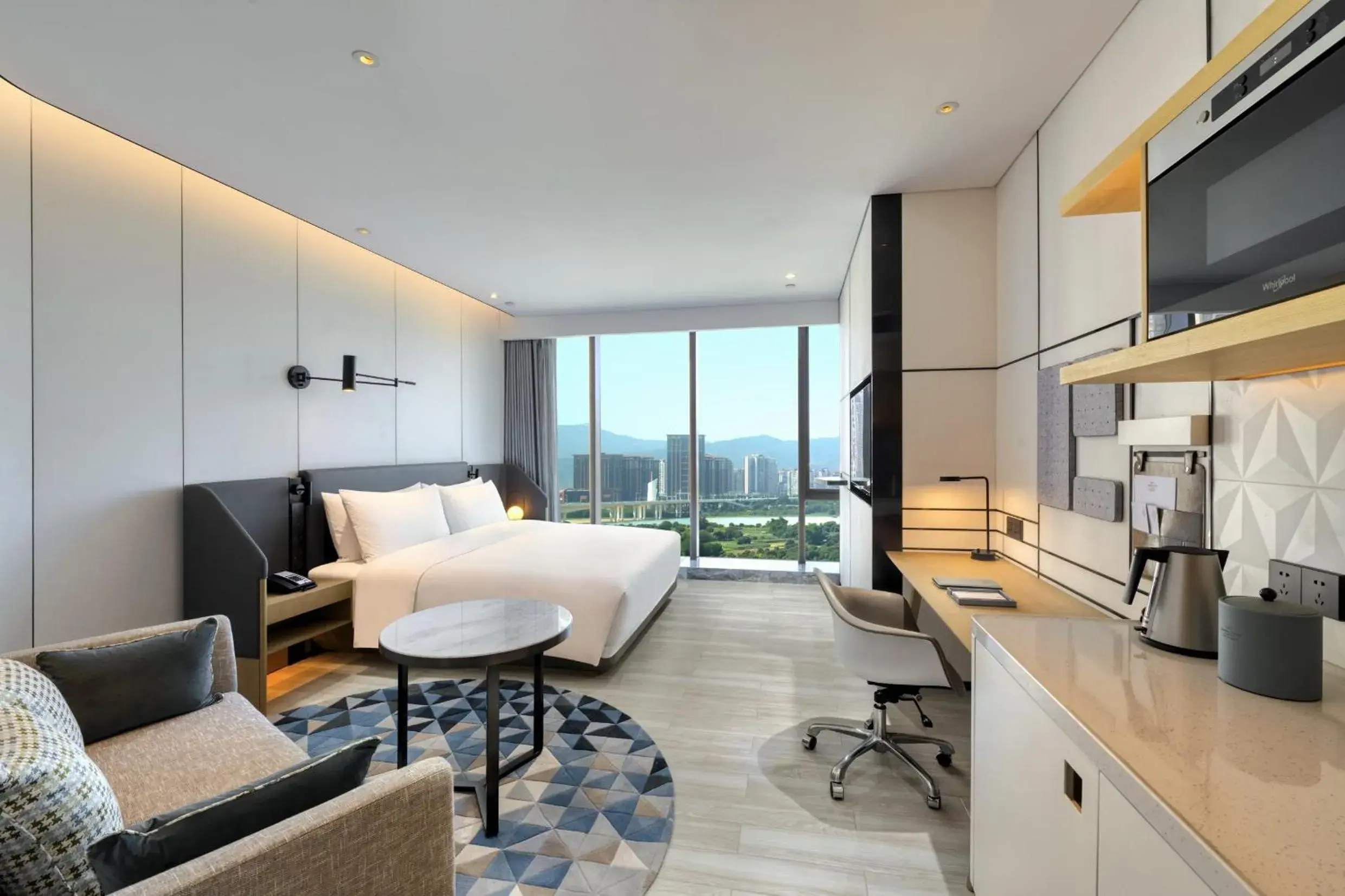 King Room with Additional Kitchenette Area in Crowne Plaza Quanzhou Riverview by IHG King Room with Additional Kitchenette Area in Crowne Plaza Quanzhou Riverview by IHG