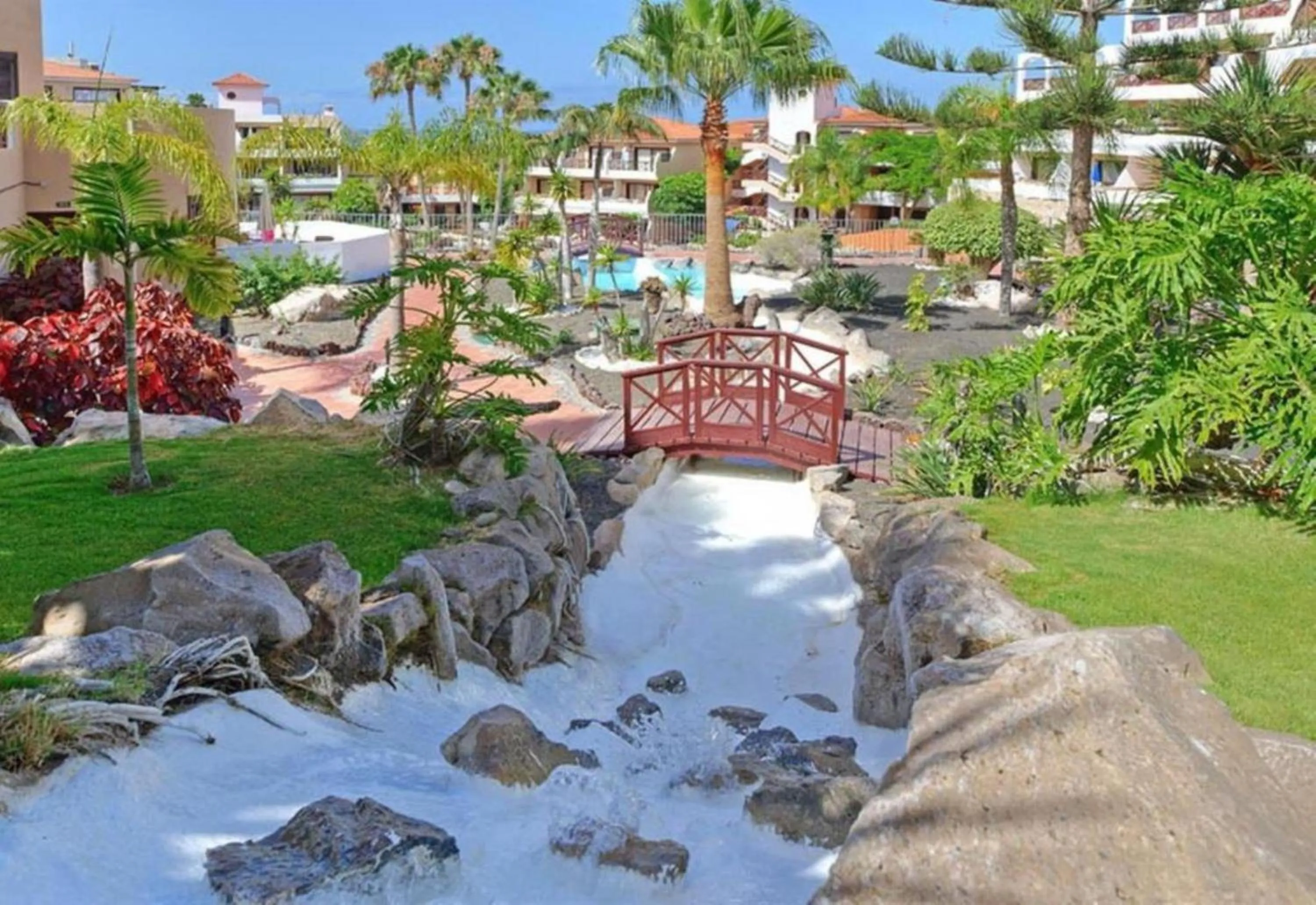 Garden in Sunshine Apartments