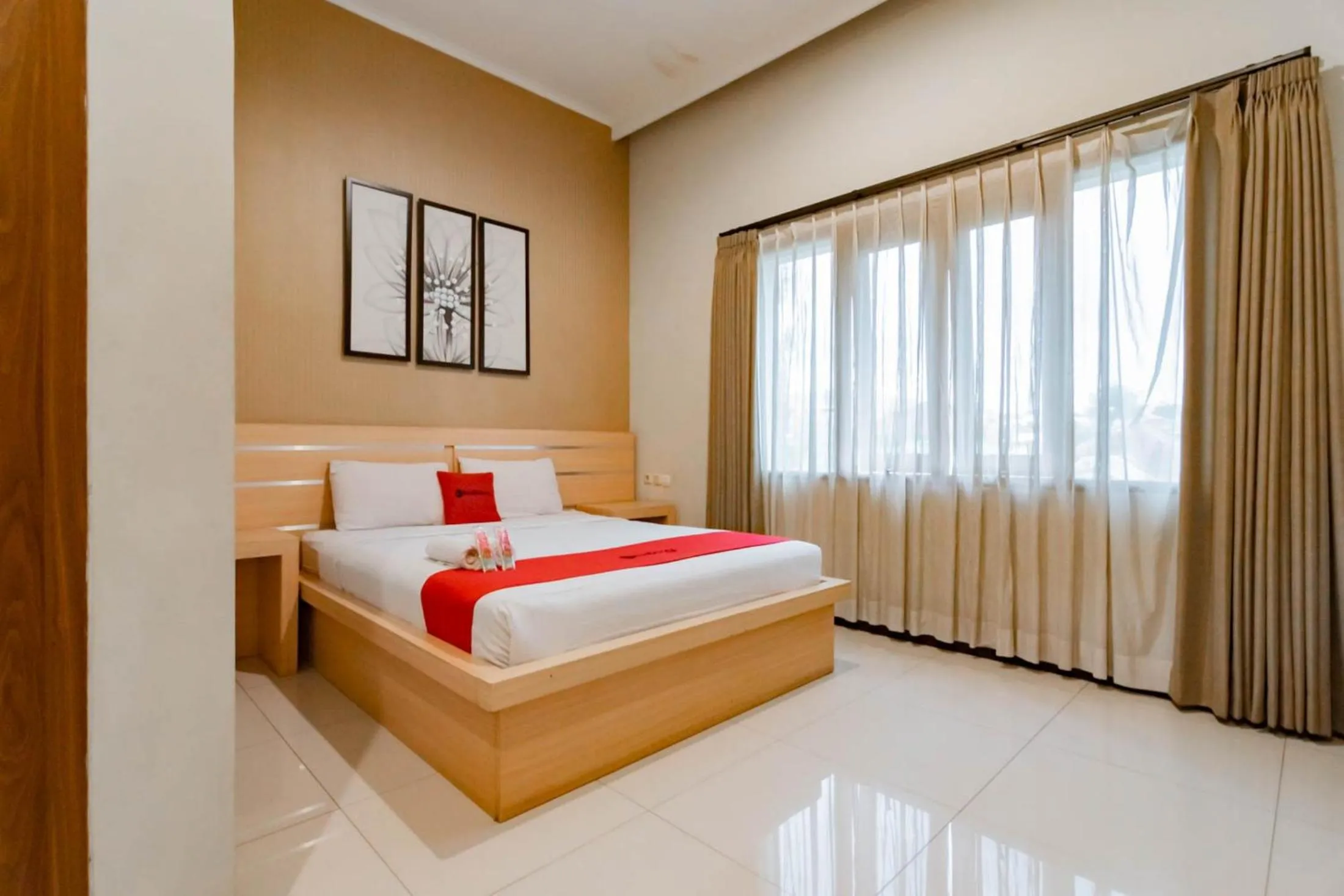 Bedroom, Bed in RedDoorz near Lembang Park & Zoo 2