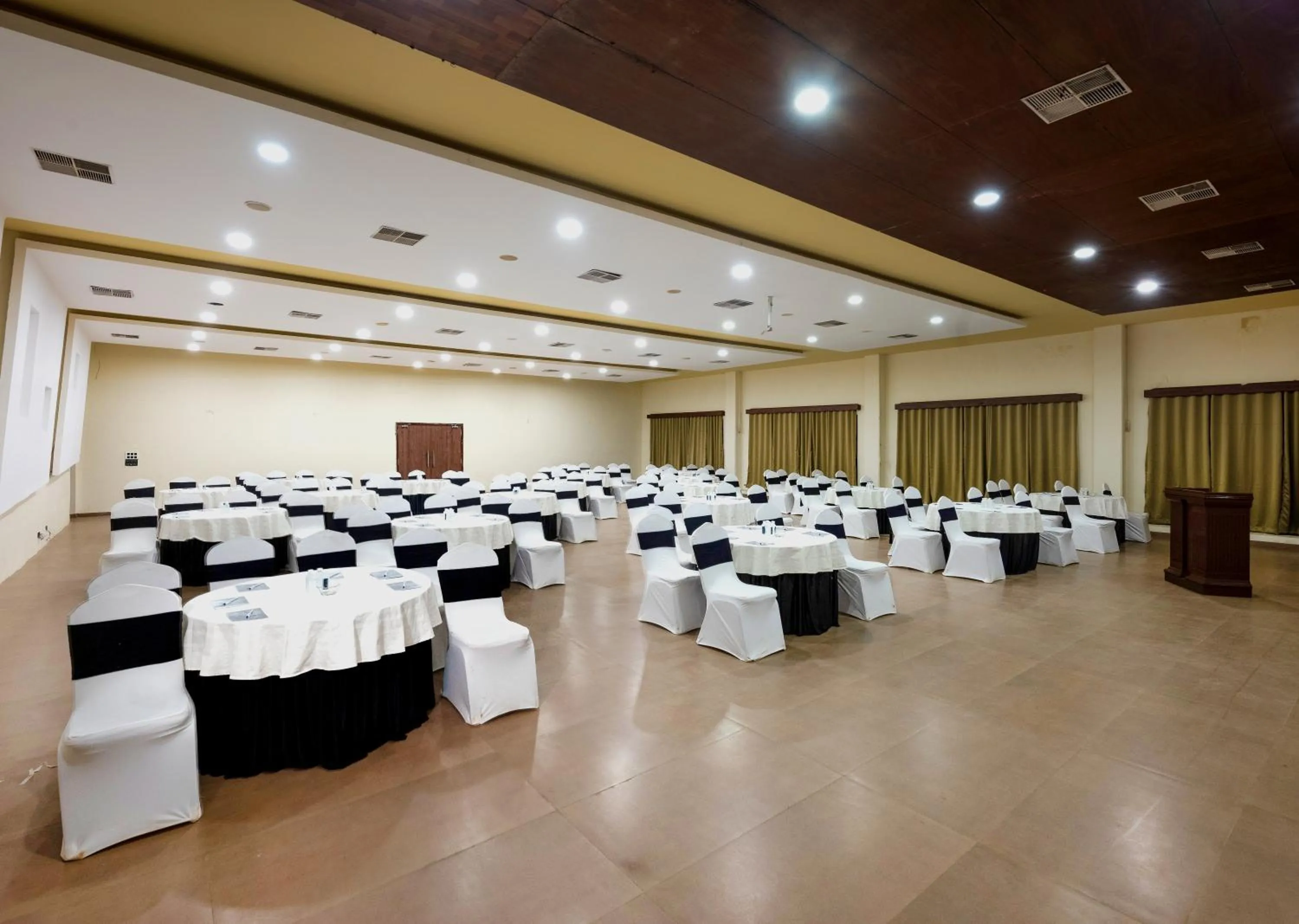 Banquet/Function facilities in Camel Valley Resort & Spa, Igatpuri