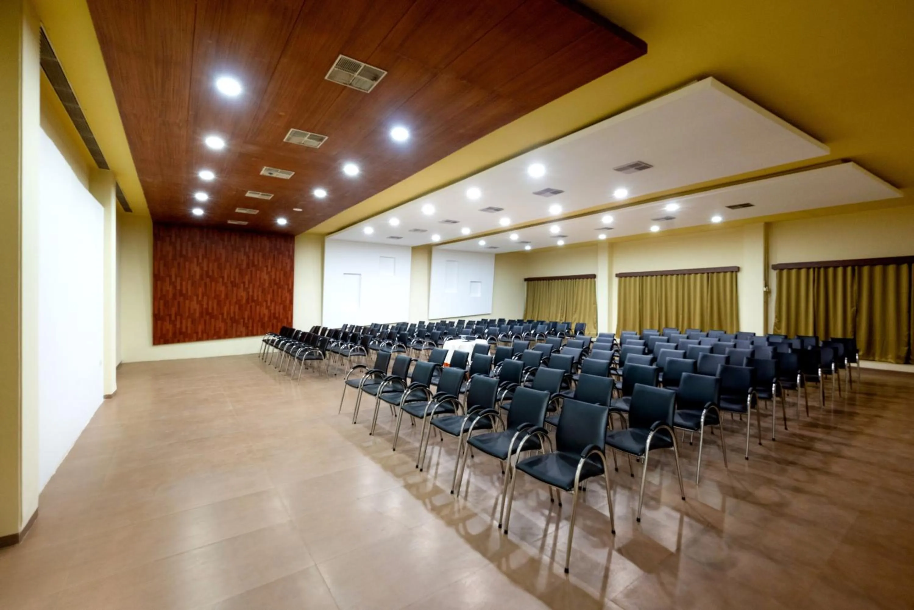 Banquet/Function facilities in Camel Valley Resort & Spa, Igatpuri