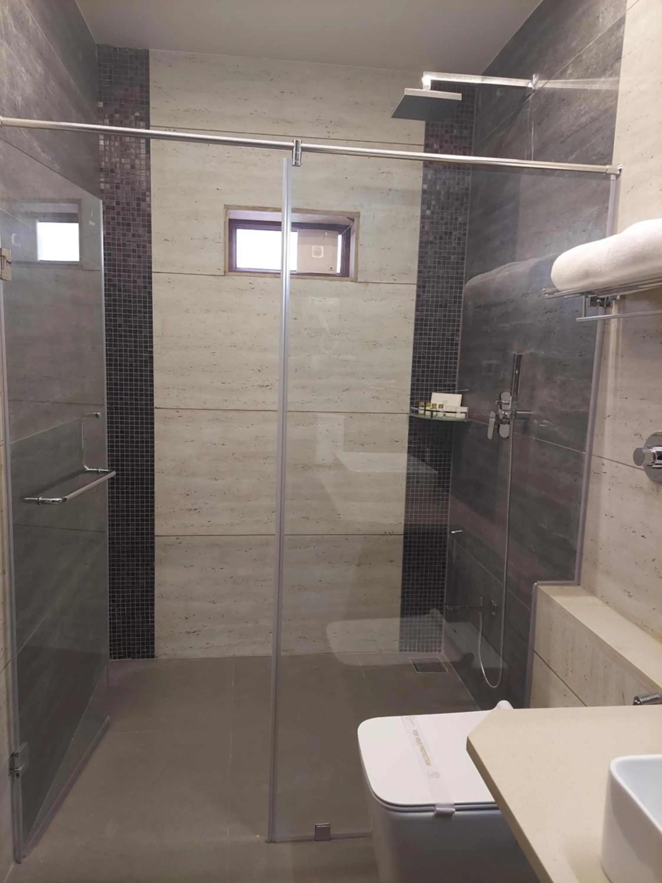 Bathroom in Vikrama Heritage Resort Pavagadh