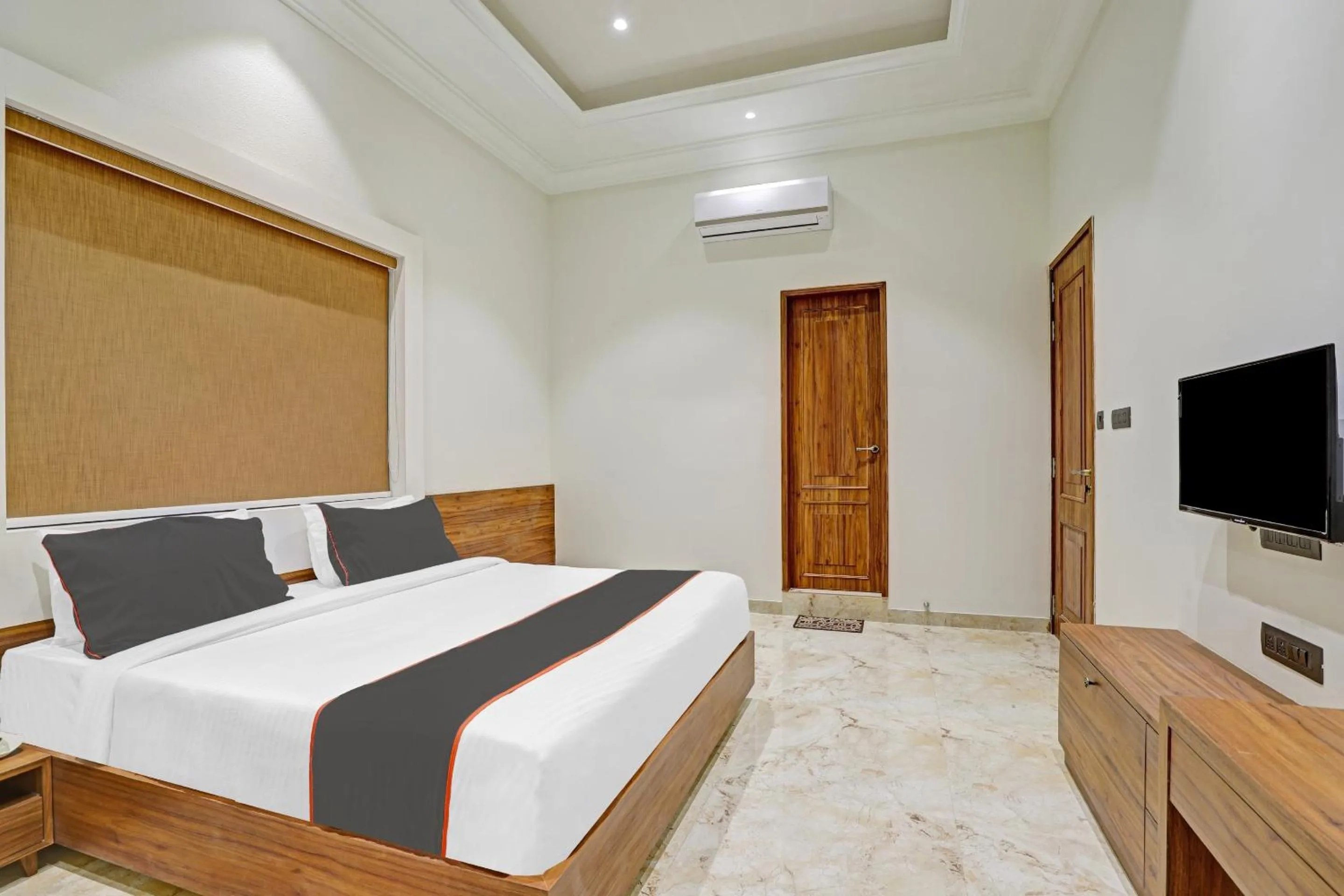 air conditioner, Bed in Ratna Vilas Palace