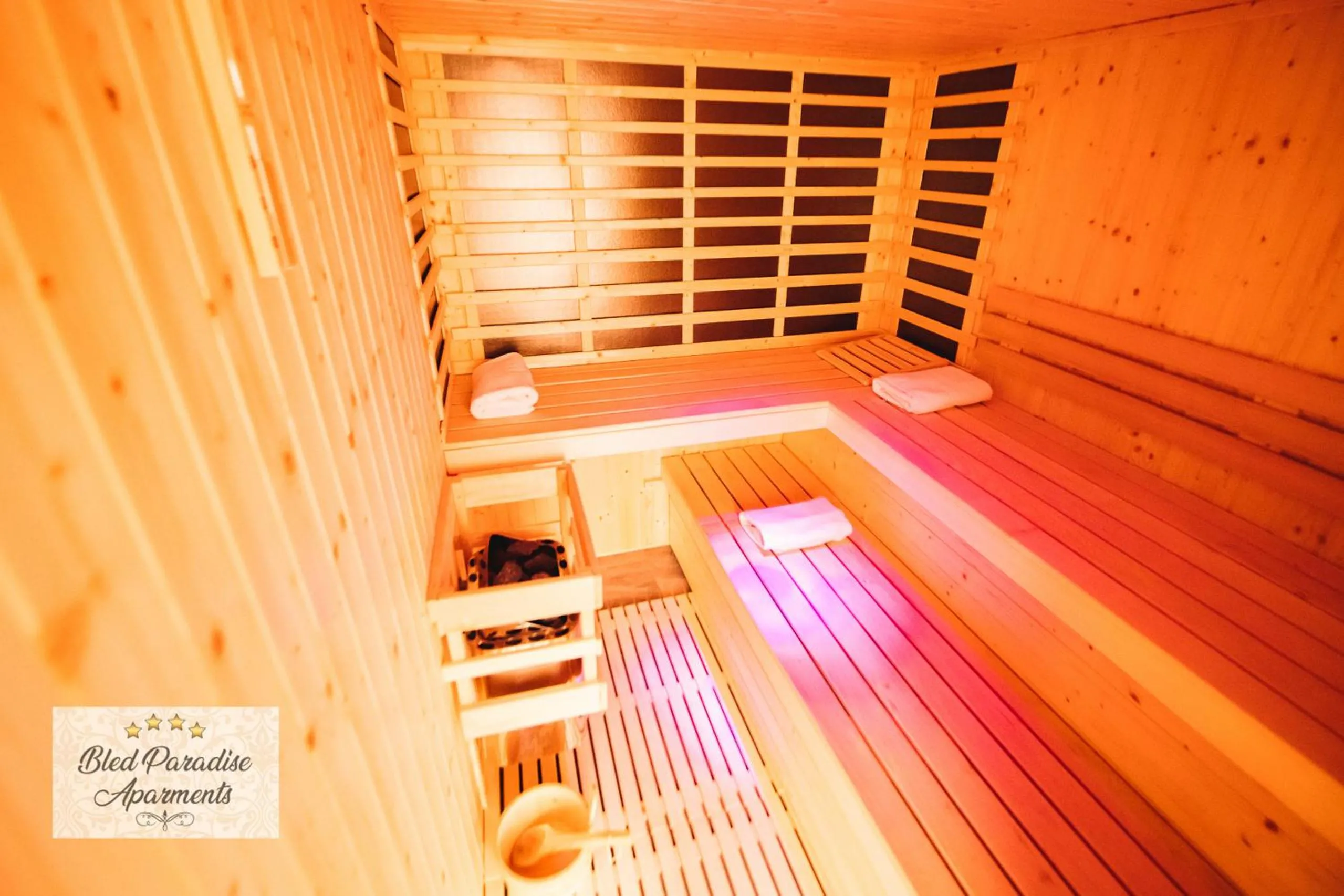 Sauna in Wellness Paradise Apartment