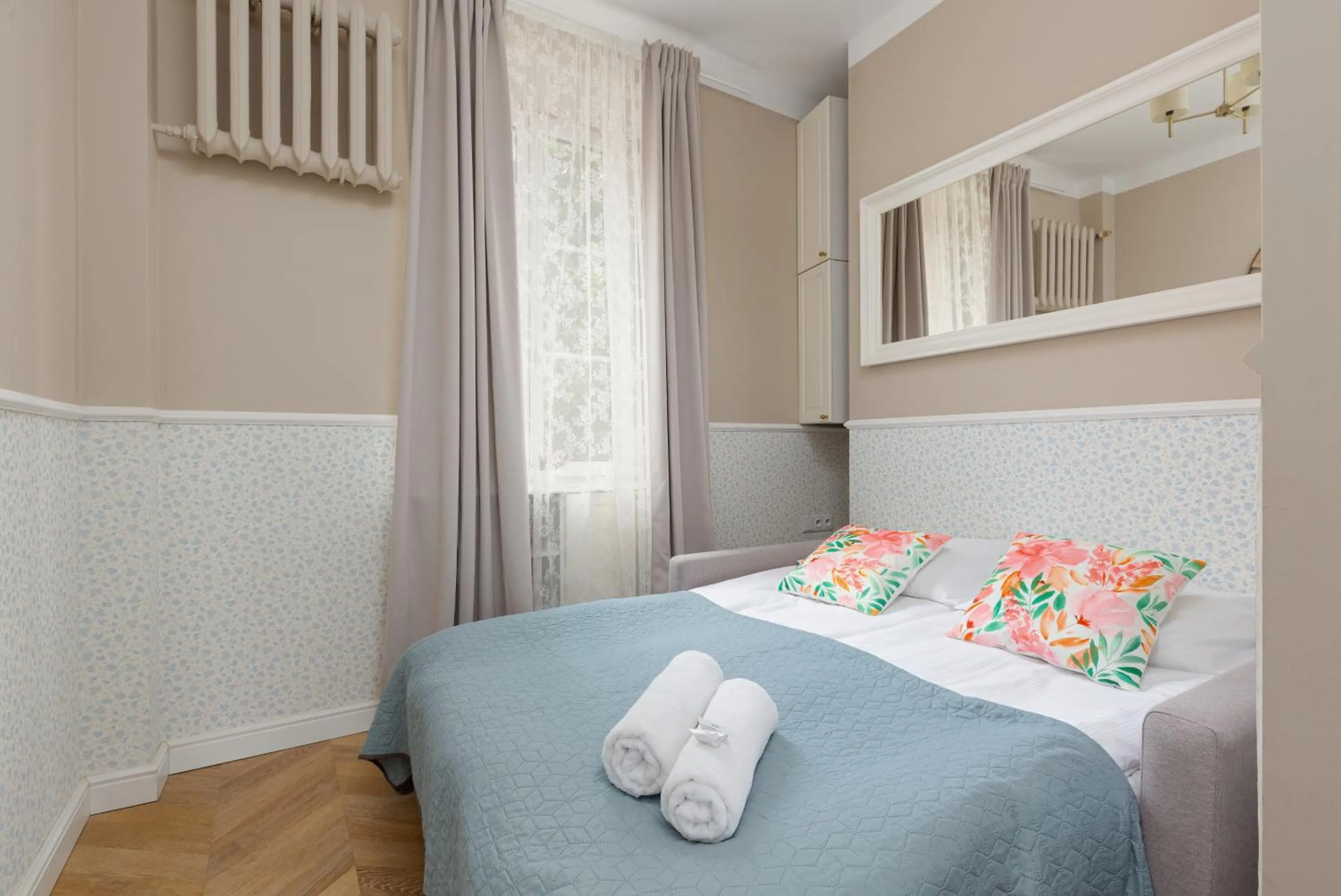Bedroom, Bed in Apartament przy Placu Zamkowym by Noclegi Renters