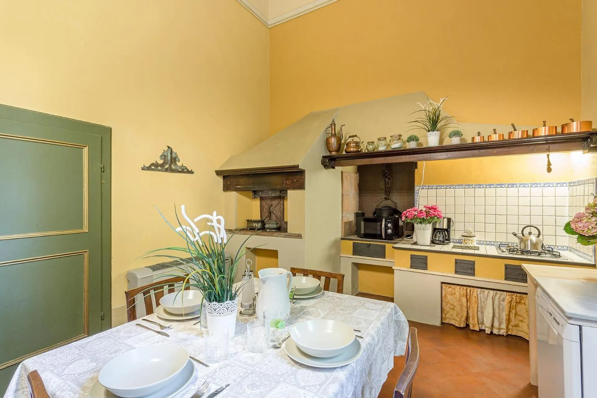 Casa Beatrice, an Apartment with Private Garden inside the Walls of Lucca