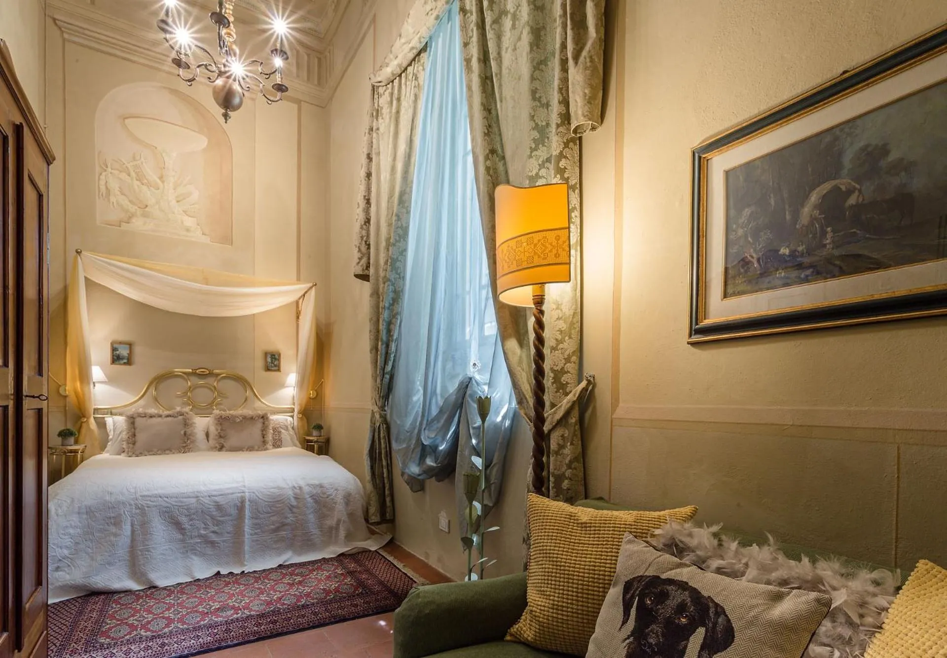 Casa Beatrice, an Apartment with Private Garden inside the Walls of Lucca