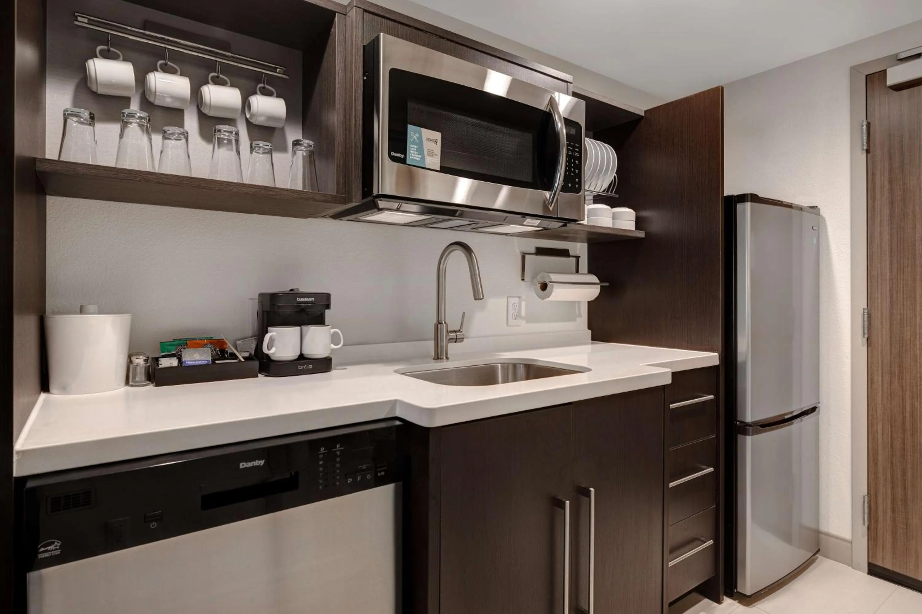 Kitchen or kitchenette in Home2 Suites By Hilton Wilkes-Barre