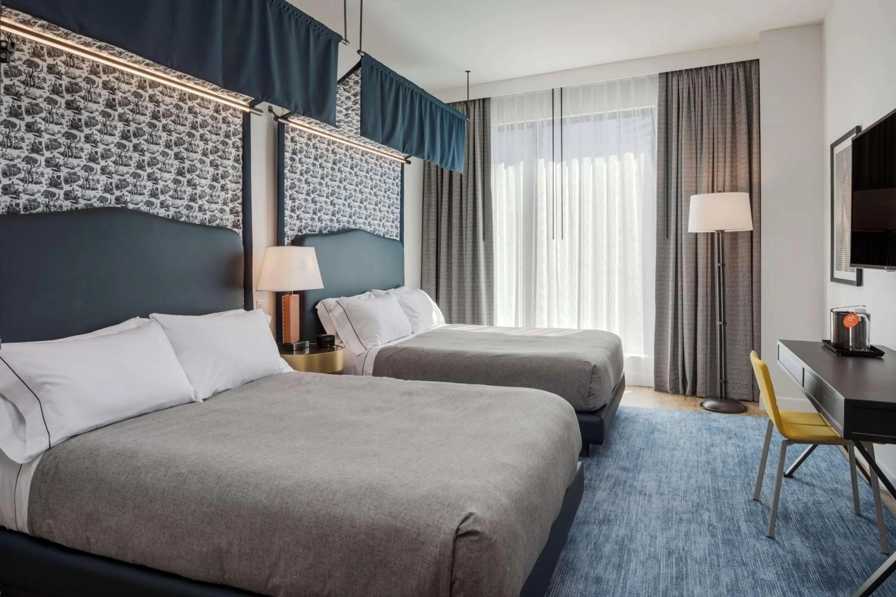 Bedroom, Bed in Canopy By Hilton Boston Downtown