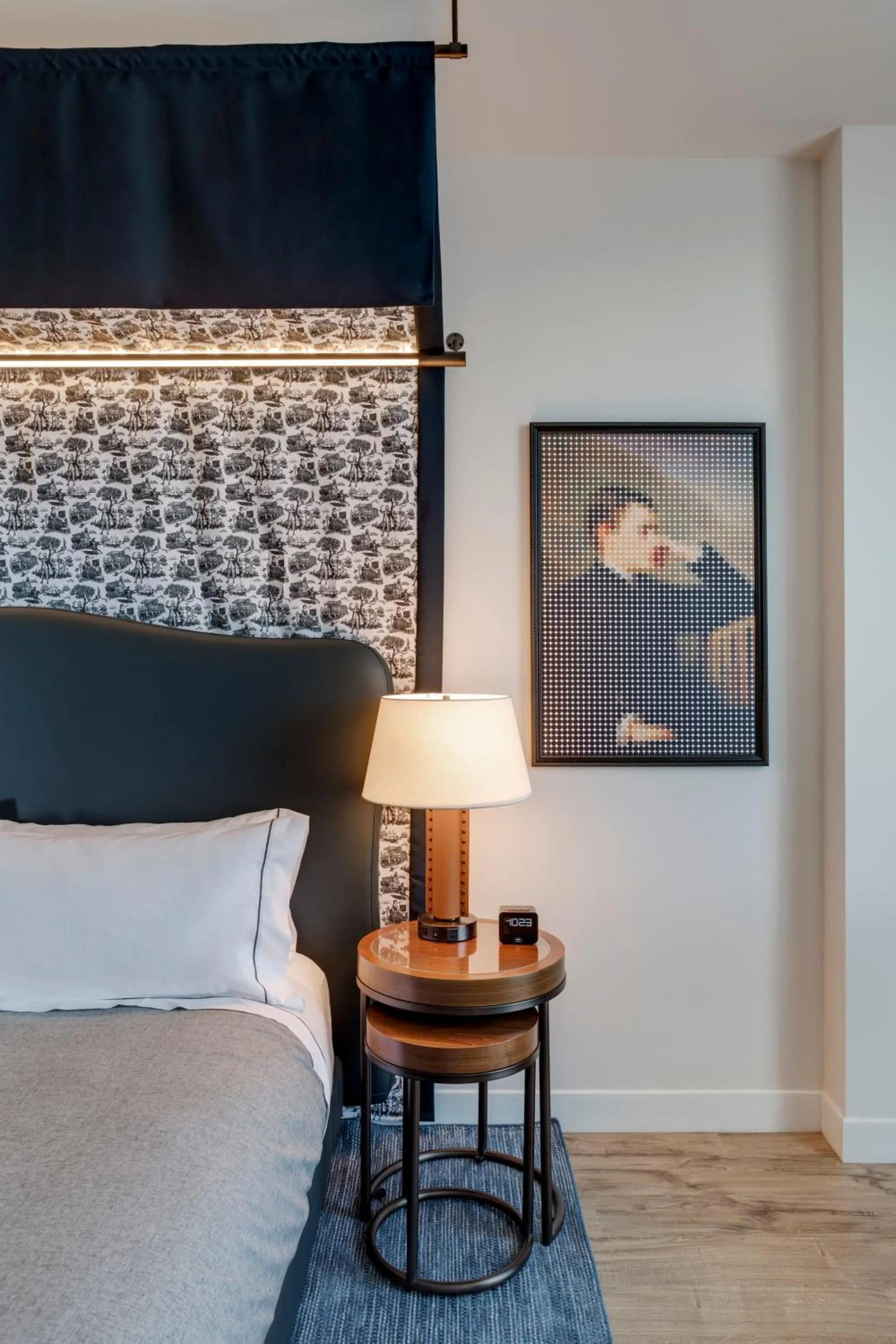 Bedroom, Bed in Canopy By Hilton Boston Downtown