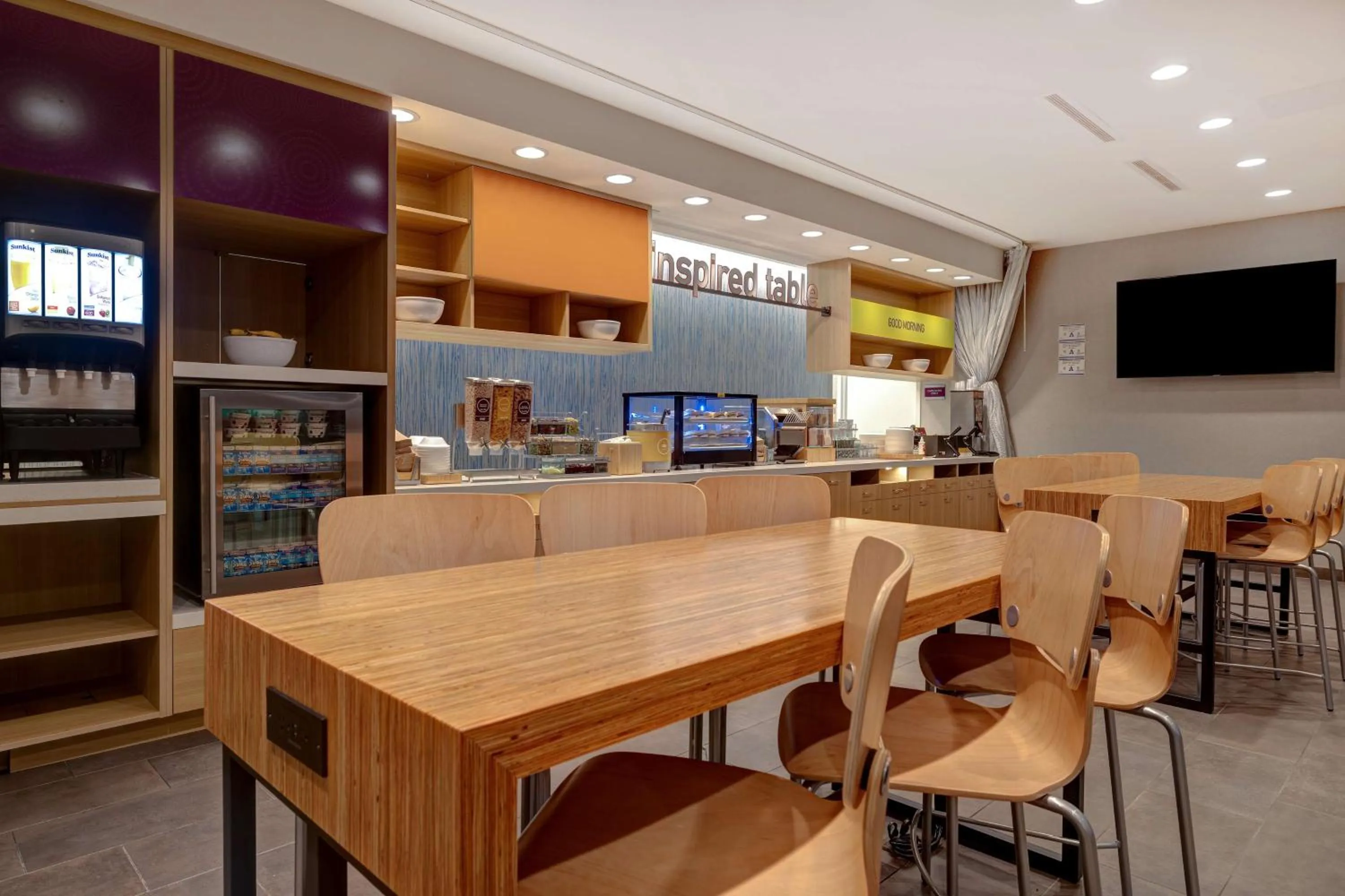 Breakfast in Home2 Suites By Hilton Las Vegas Northwest