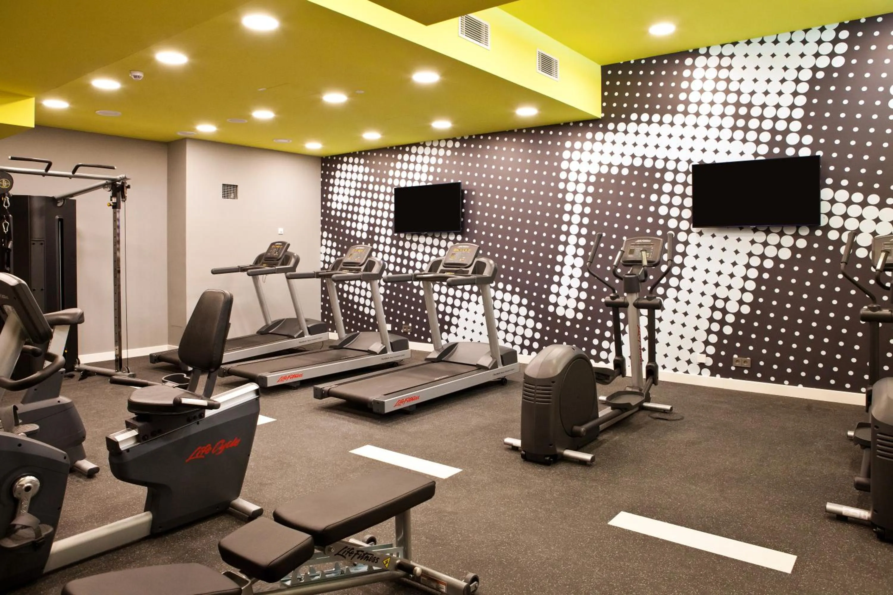 Fitness centre/facilities in Hampton By Hilton Regensburg