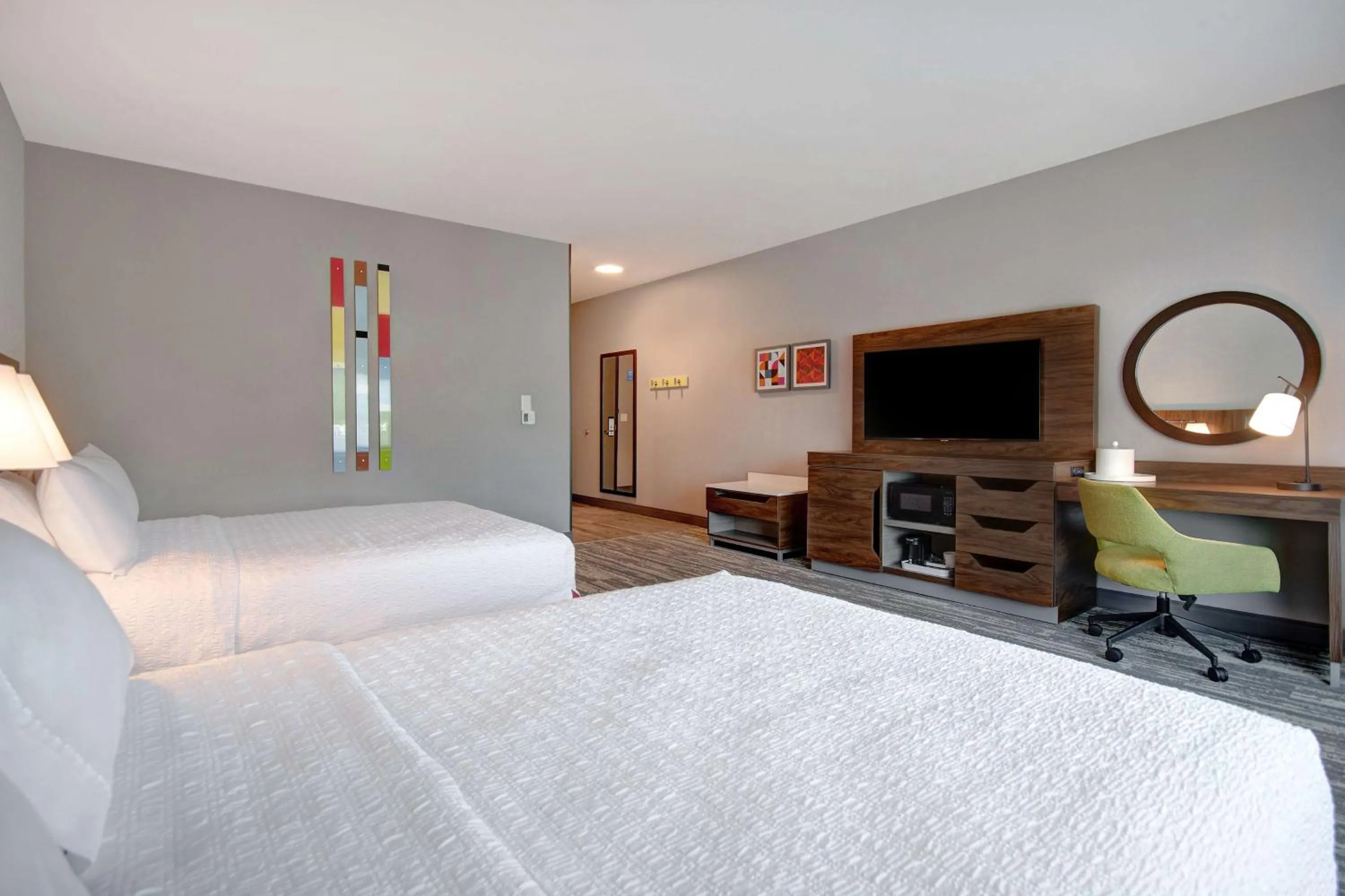 Bedroom, Bed in Hampton Inn & Suites By Hilton Rancho Cucamonga
