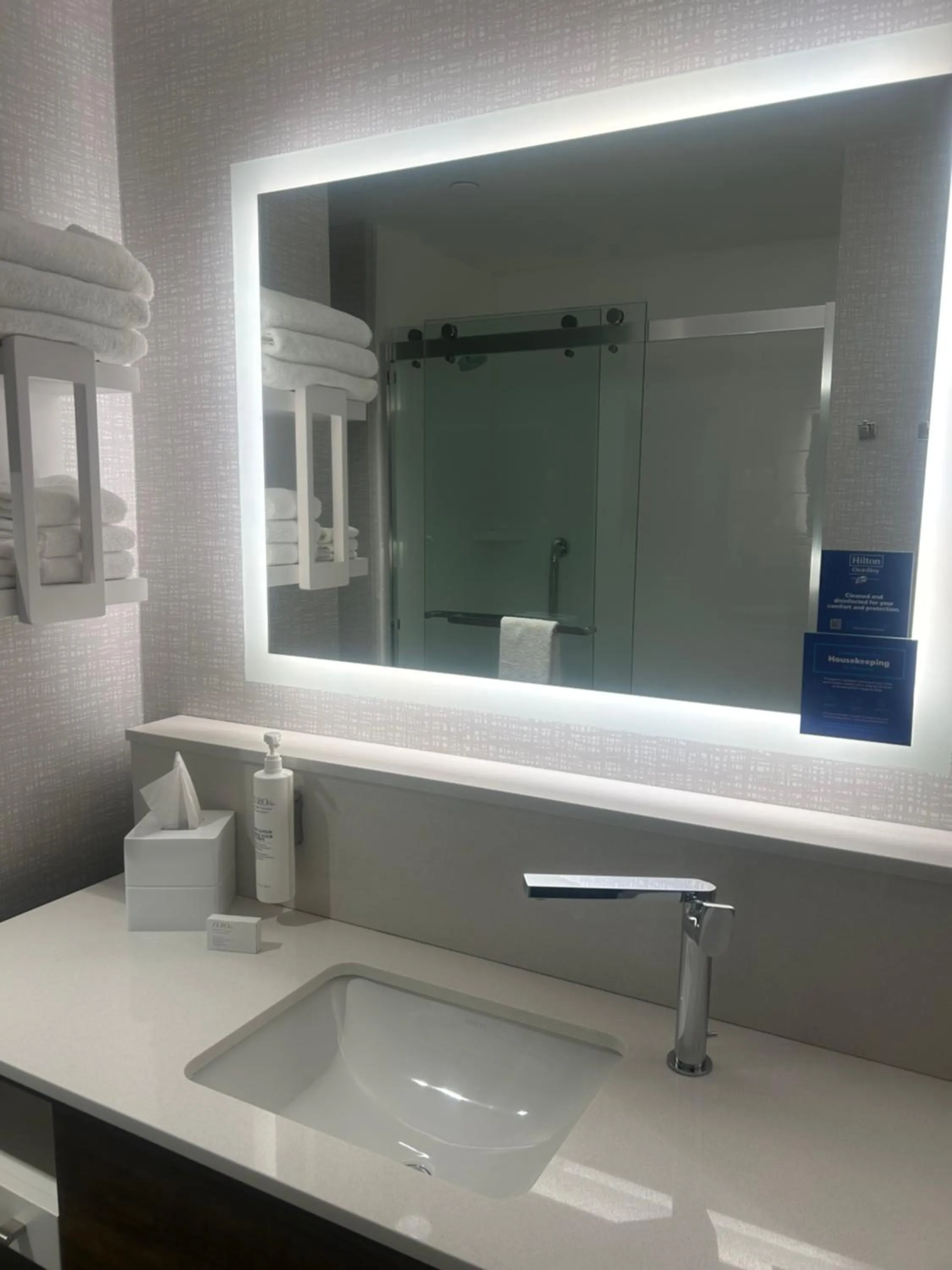 Bathroom in Hampton Inn By Hilton Kingston